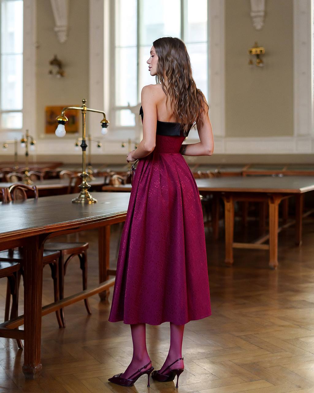 Elegant Women's Corset Midi Dress with Bow Detail