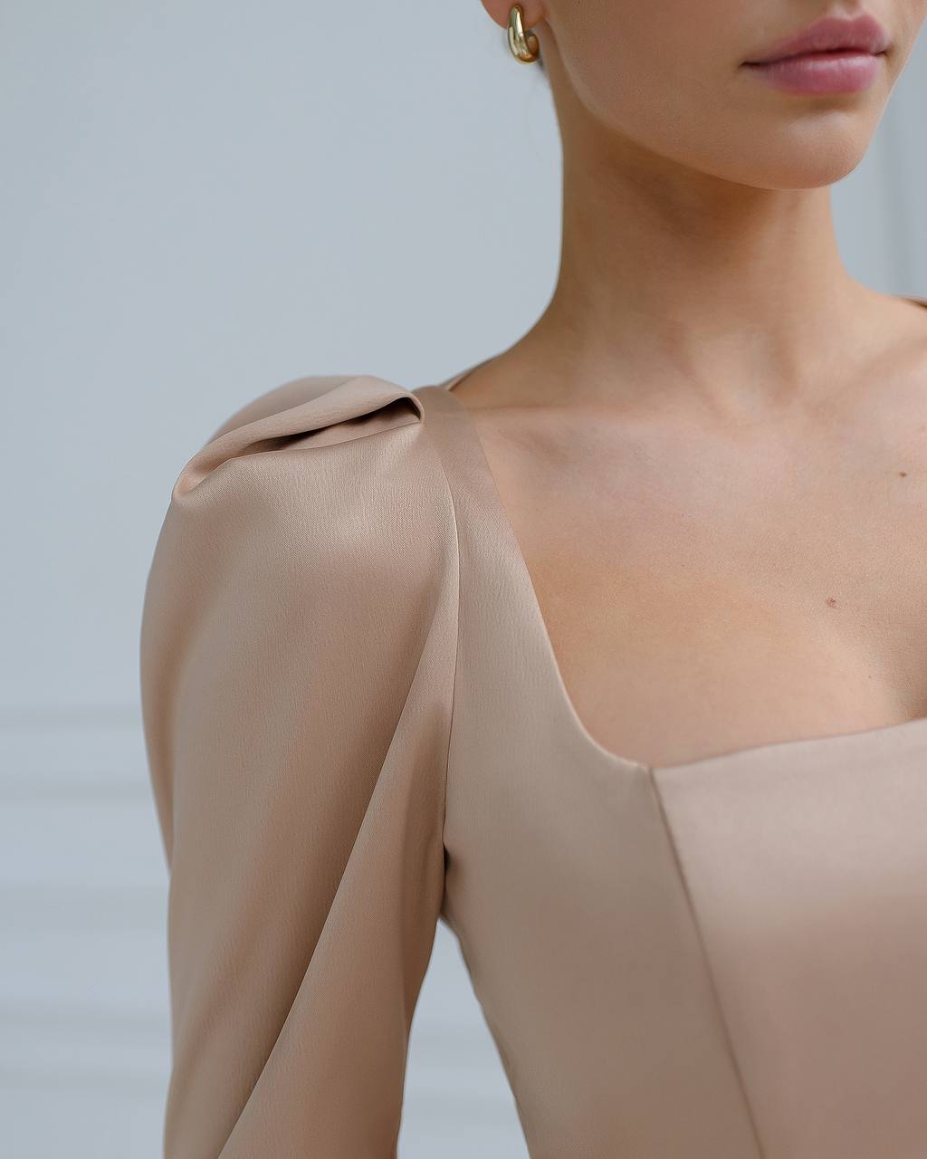 Elegant Long Sleeve Bodycon Dress in Beige