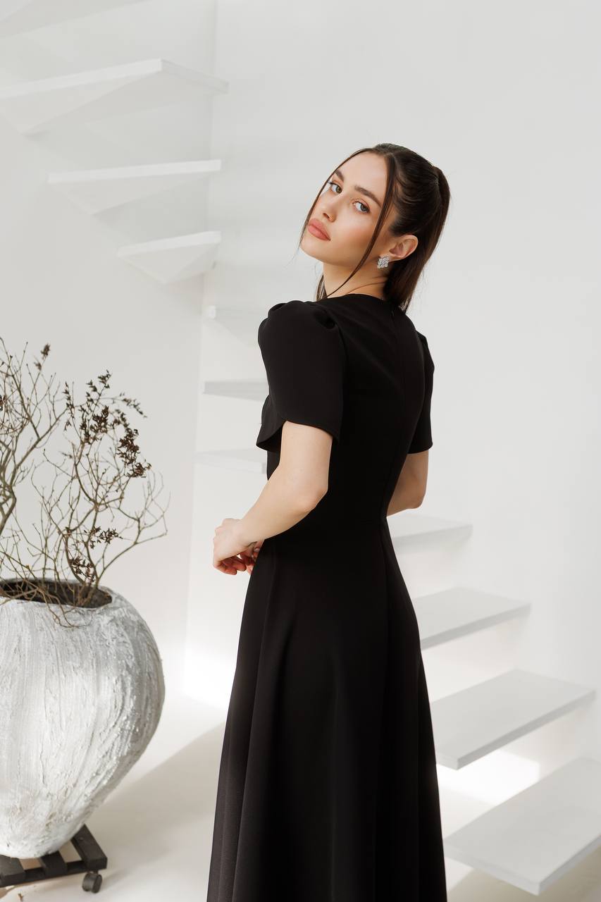Elegant Women's Black Diagonal Crepe Dress with Puff Sleeves