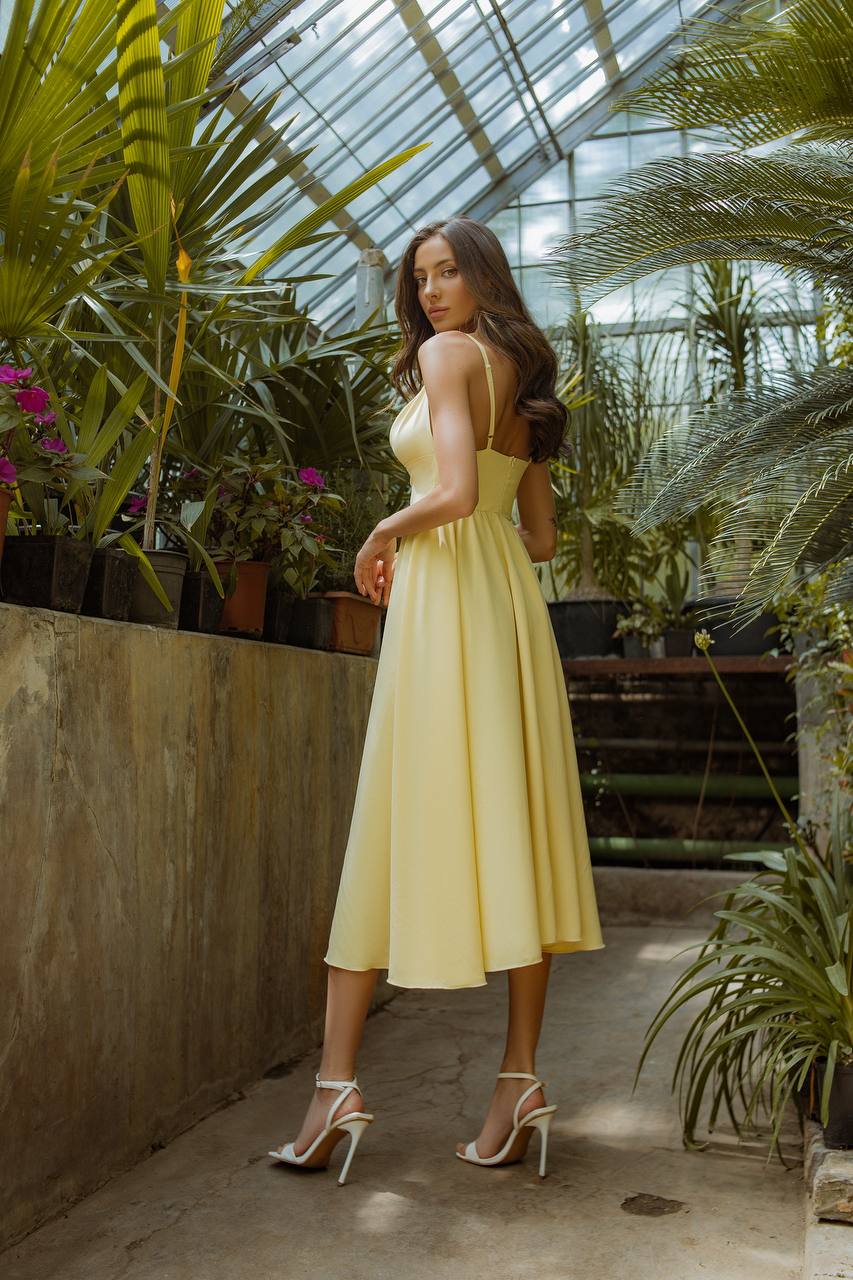 Sany Midi Dress in Light Banana Yellow Premium Knitwear