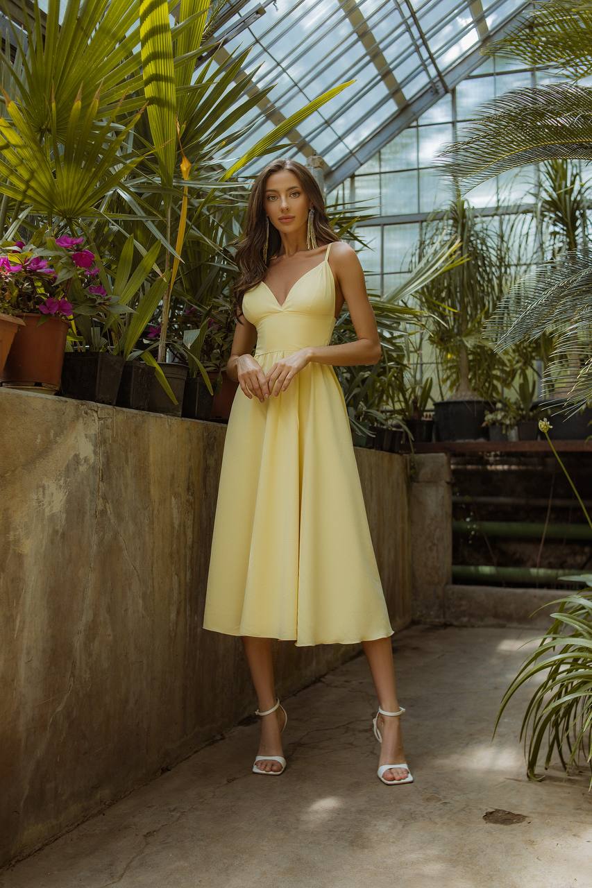 Sany Midi Dress in Light Banana Yellow Premium Knitwear