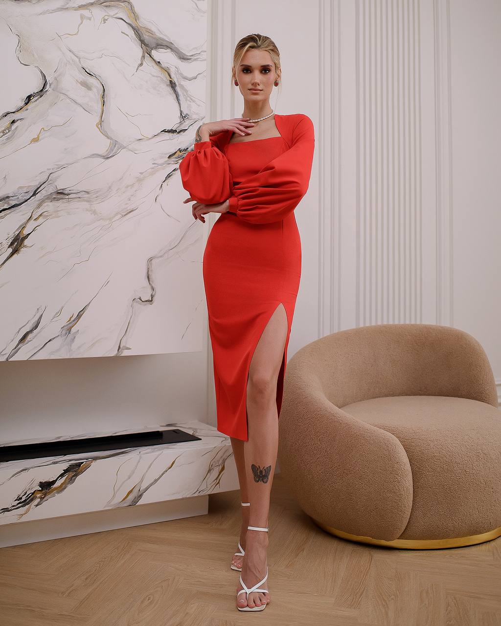 Elegant Red Midi Dress with Square Neck and Balloon Sleeves