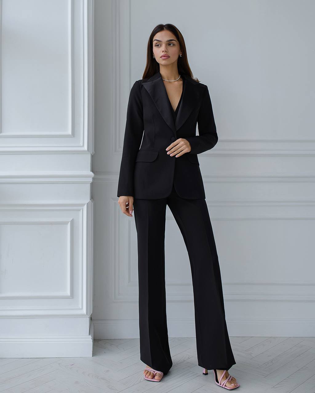 Womens Premium Diagonal Crepe Suit with Satin Collar