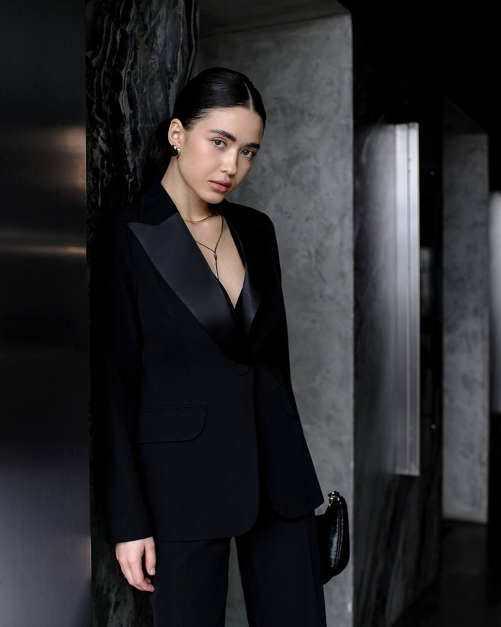Womens Premium Diagonal Crepe Suit with Satin Collar