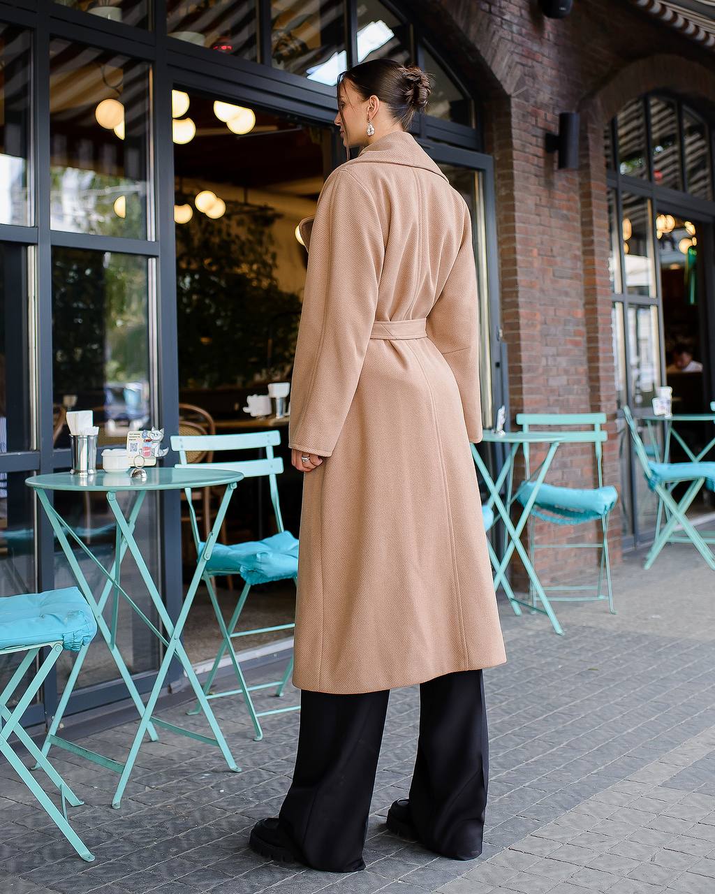 Oversized Women's Coat in Camel Color with Wool Thread