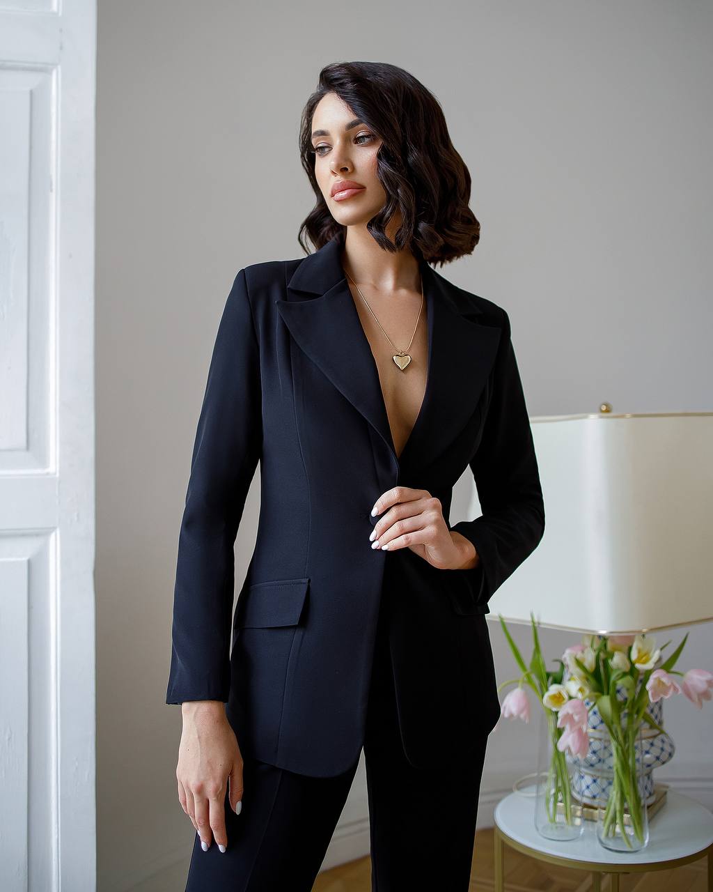 Women's Elegant Black Suit With Crepe Diagonal Fabric