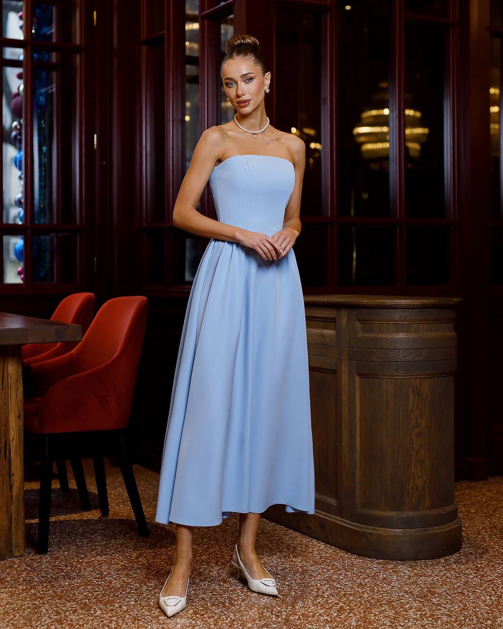Elegant Strapless Midi Dress in Premium Crepe Fabric