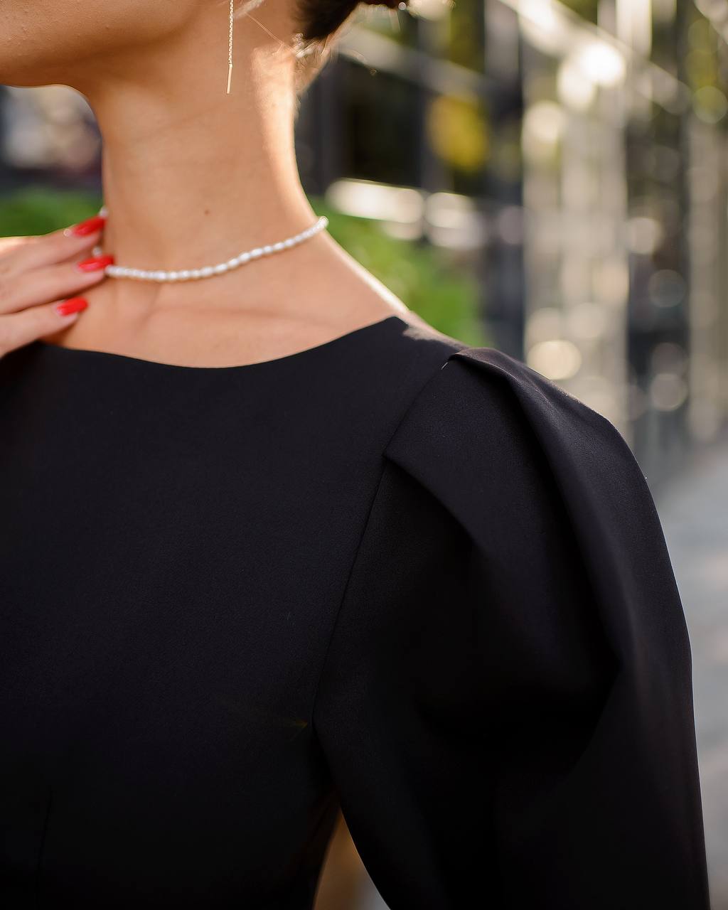 Elegant Midi Dress with Puff Sleeves and Cutout Back in Black