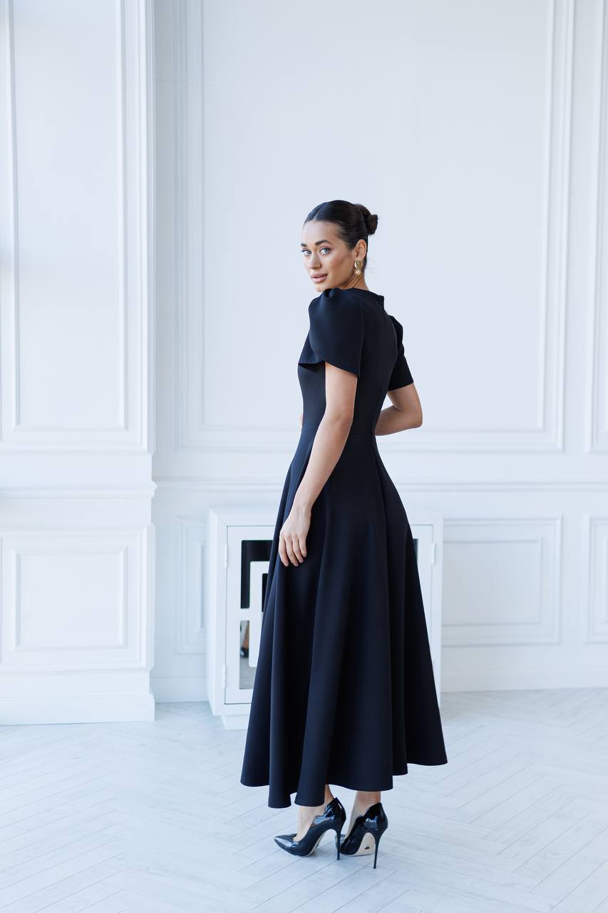 Elegant Women's Black Diagonal Crepe Dress with Puff Sleeves