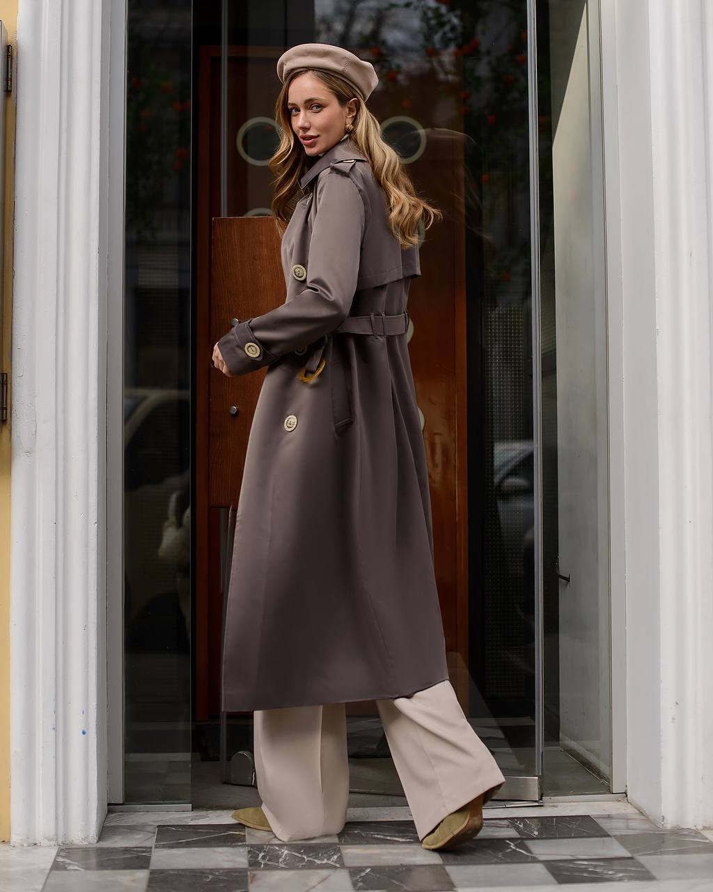 Stylish Cotton Trench Coat with Pockets and Belted Waist for Chic Fall Look
