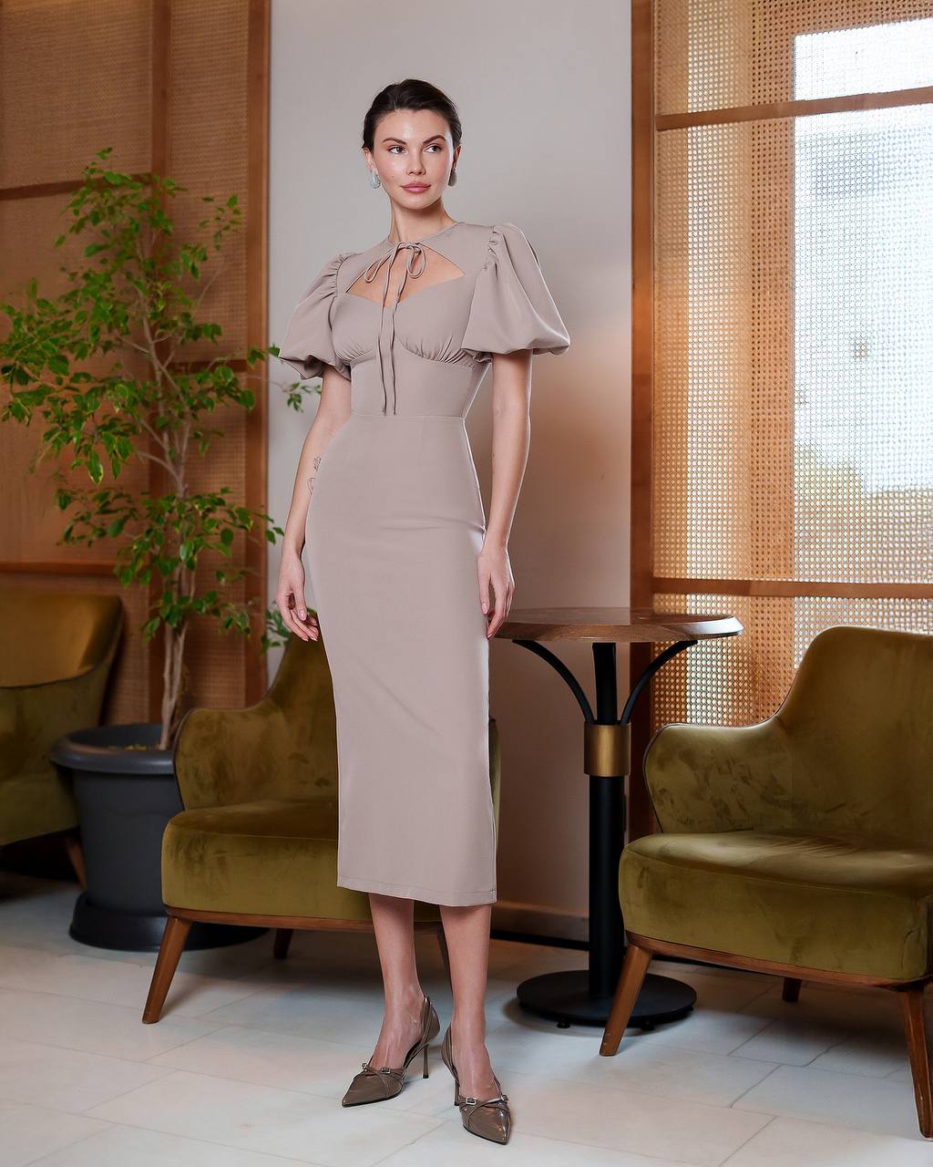 Elegant Midi Dress with Puff Sleeves and Cutout Detail