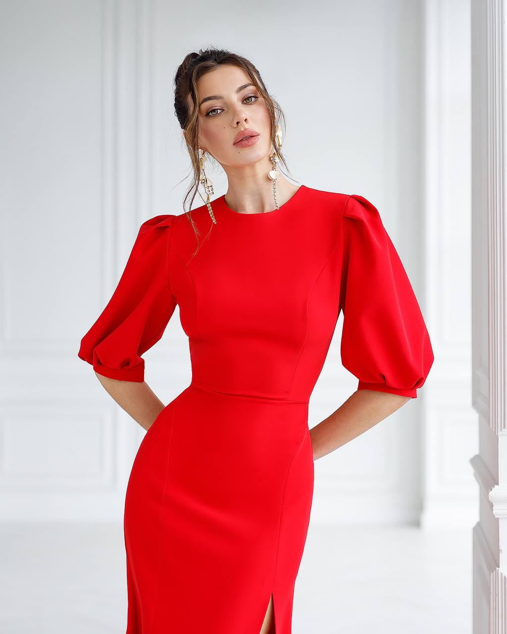 Elegant Women's Midi Dress with Puff Sleeves and Side Slit