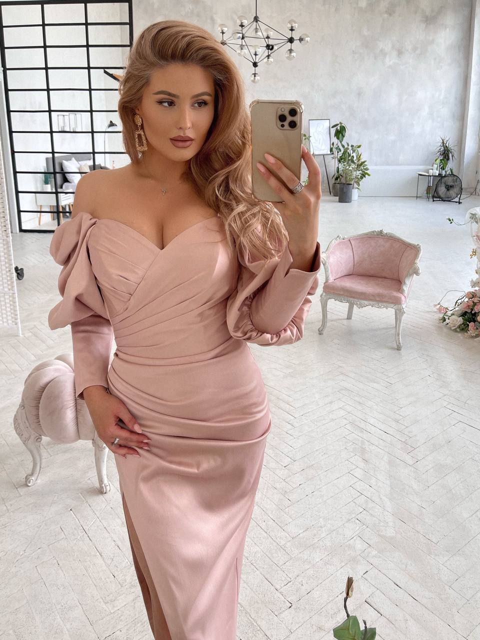 Elegant Pink Satin Midi Dress with Puff Sleeves and Side Slit