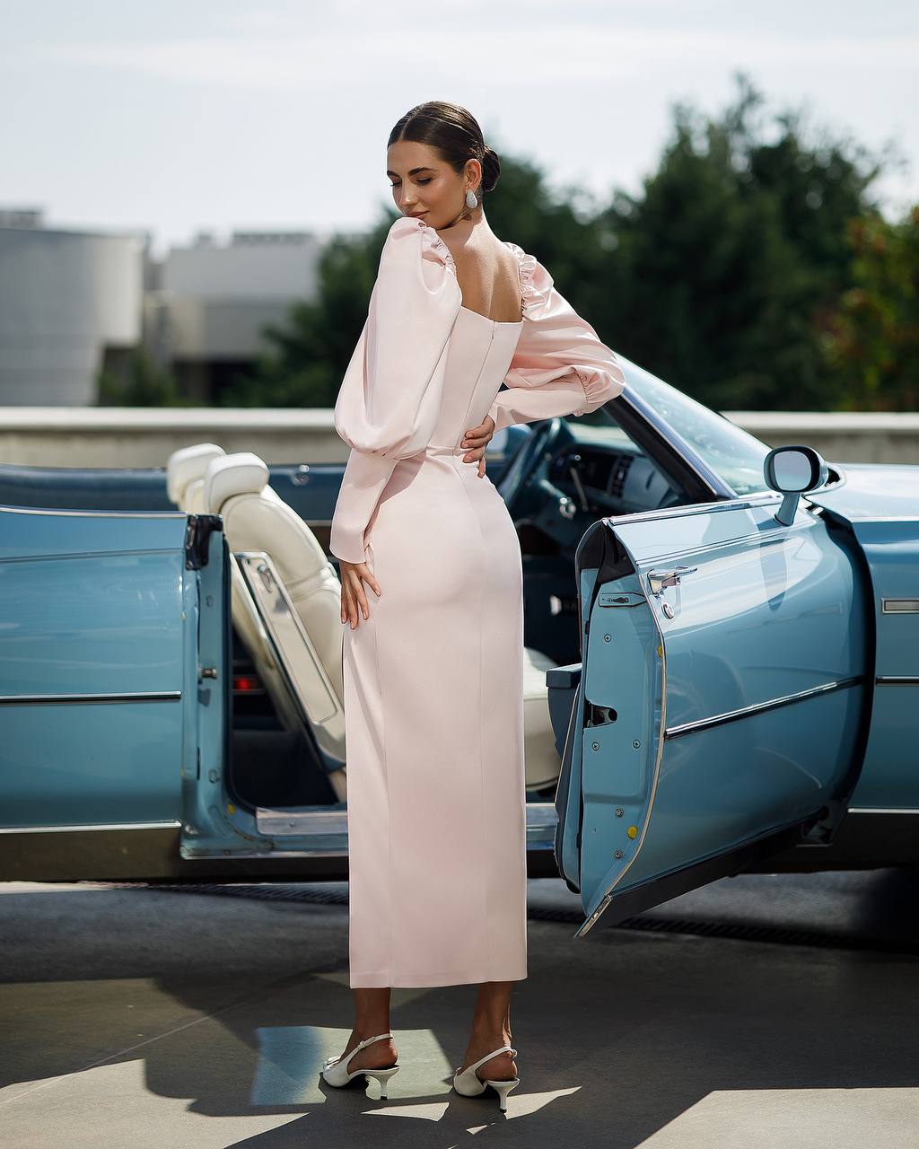 Elegant Pink Satin Midi Dress with Puff Sleeves and Side Slit