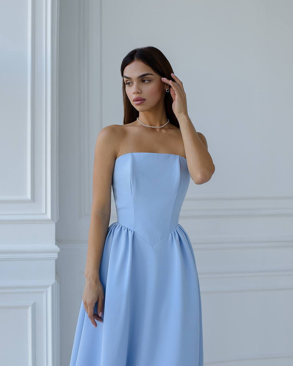 Elegant Strapless Midi Dress in Premium Crepe Fabric