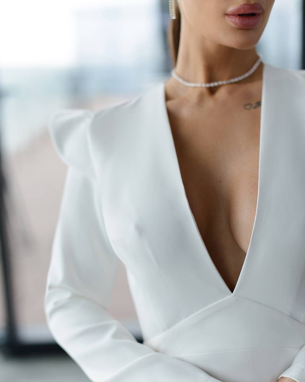 Elegant Women's Long Sleeve Midi Dress with Front Slit in White