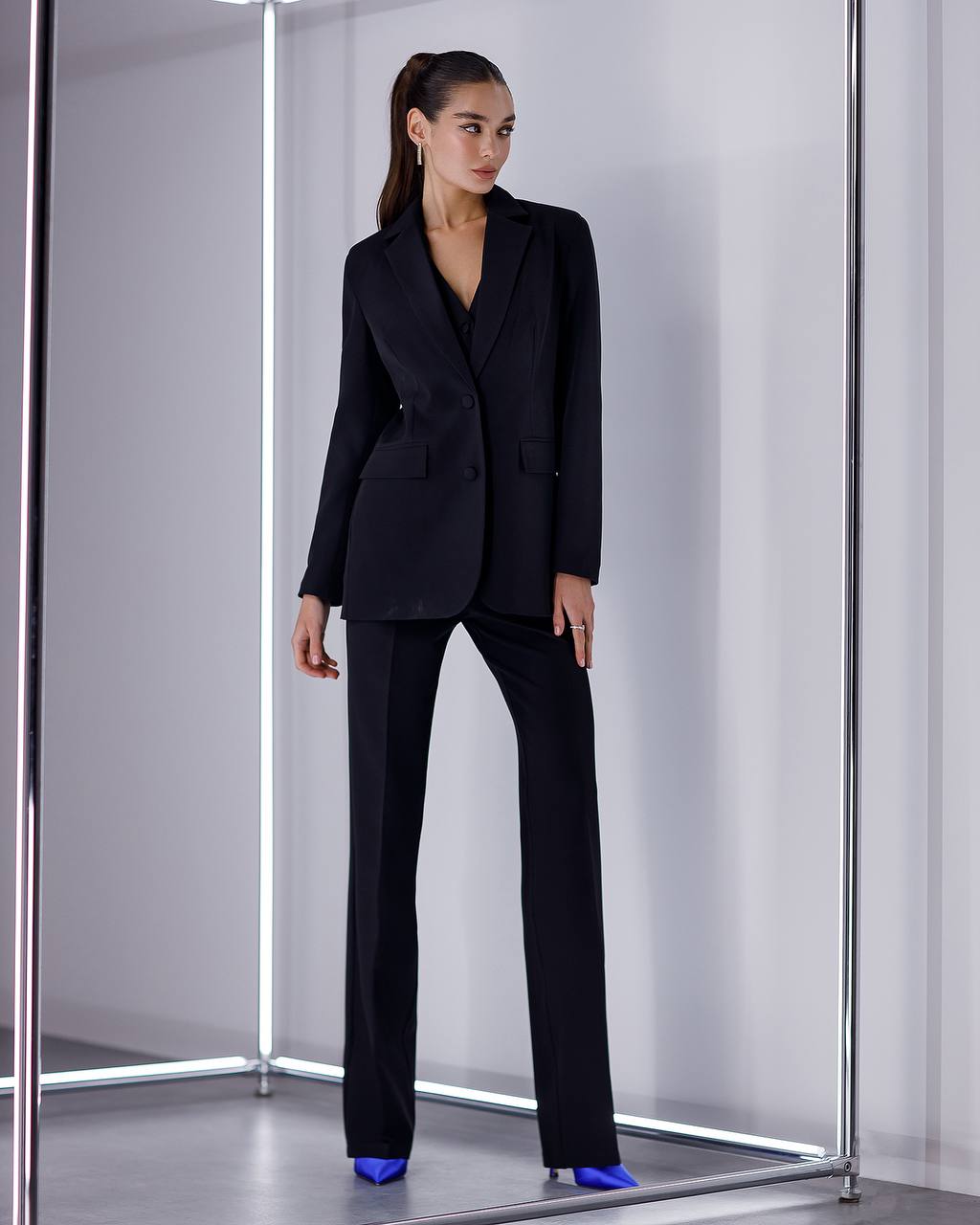 Womens Three-Piece Suit with Vest Diagonal Crepe Fabric