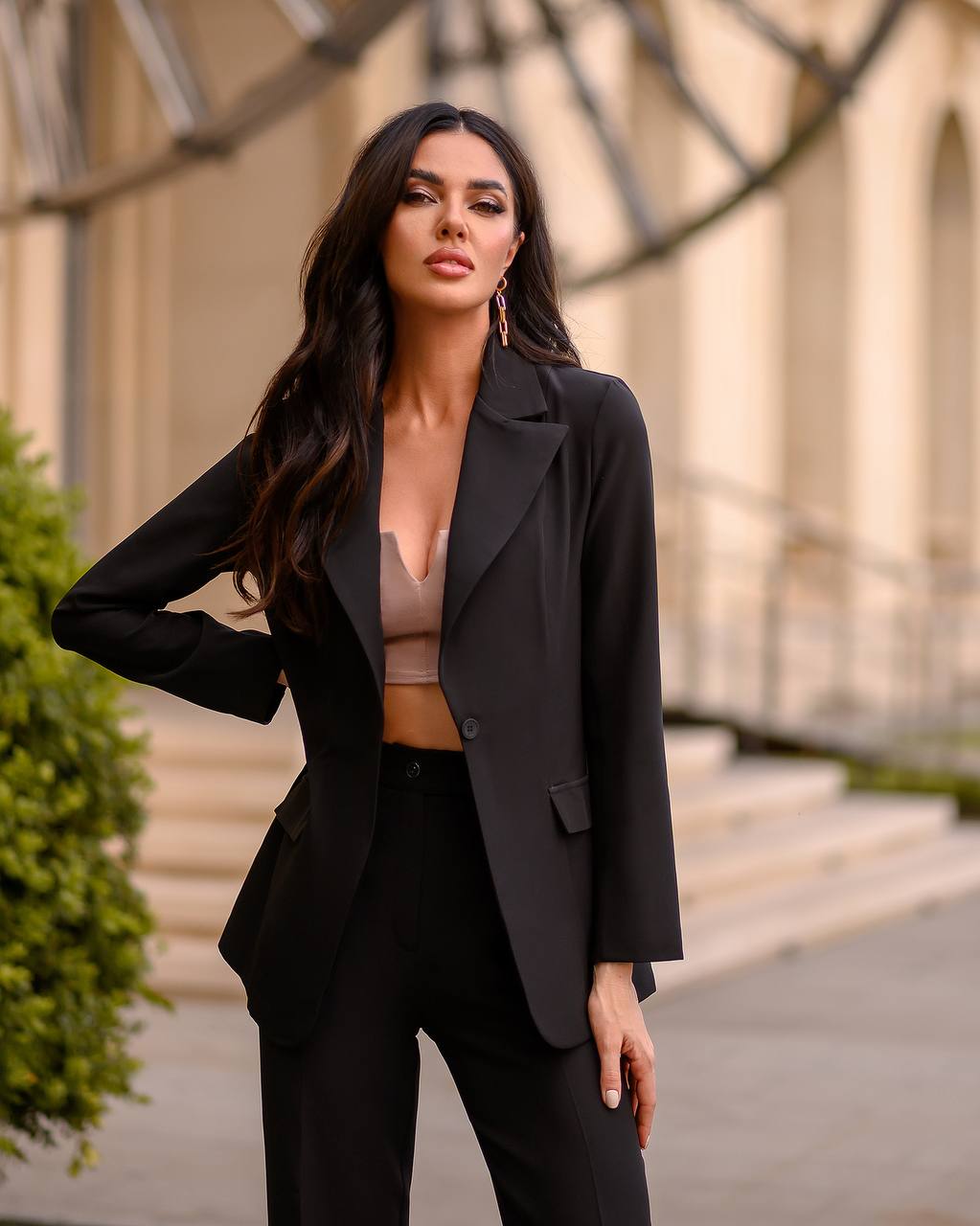 Women's Elegant Black Suit With Crepe Diagonal Fabric