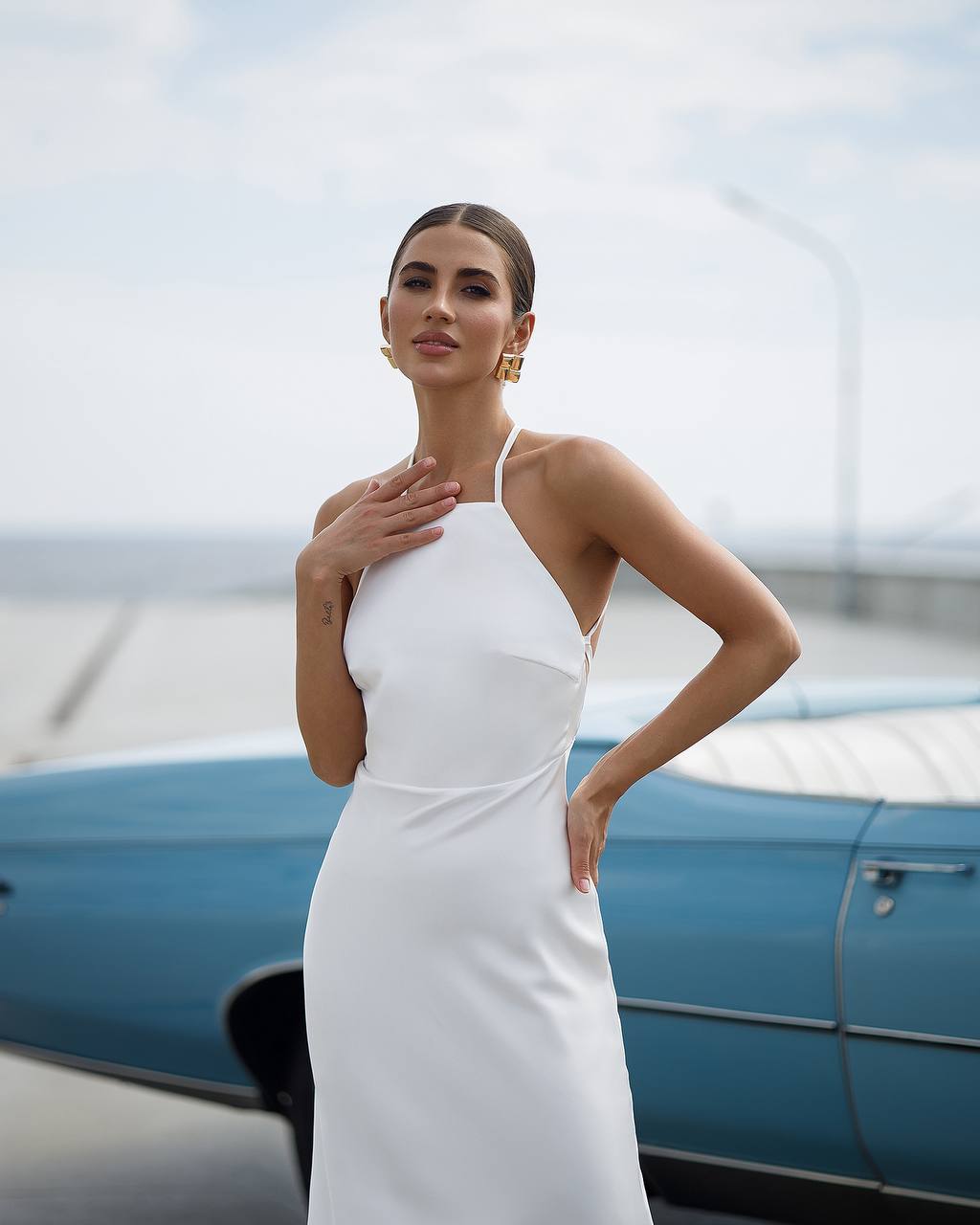 Elegant Women's Maxi Dress in Dense Satin Fabric