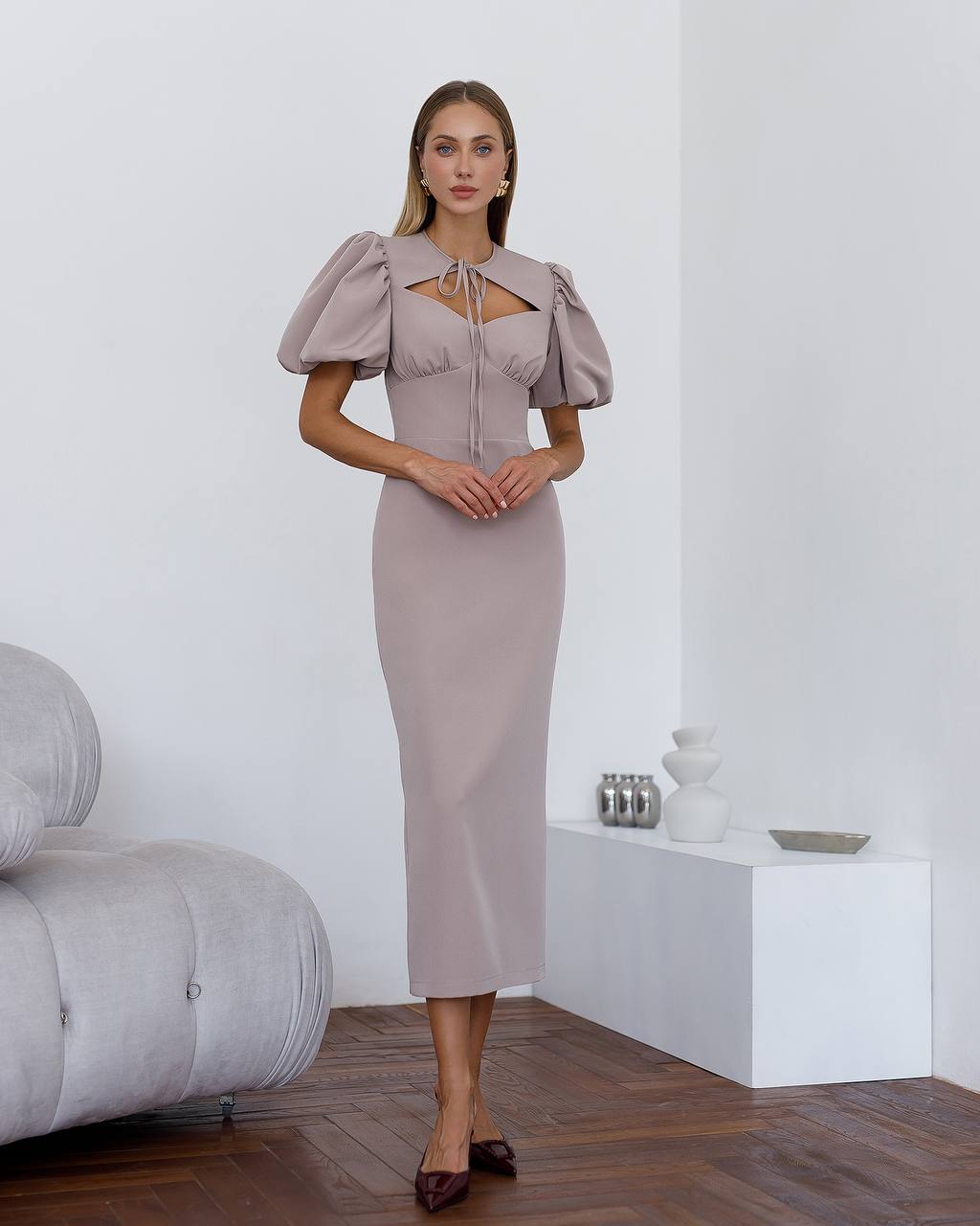 Elegant Midi Dress with Puff Sleeves and Cutout Detail