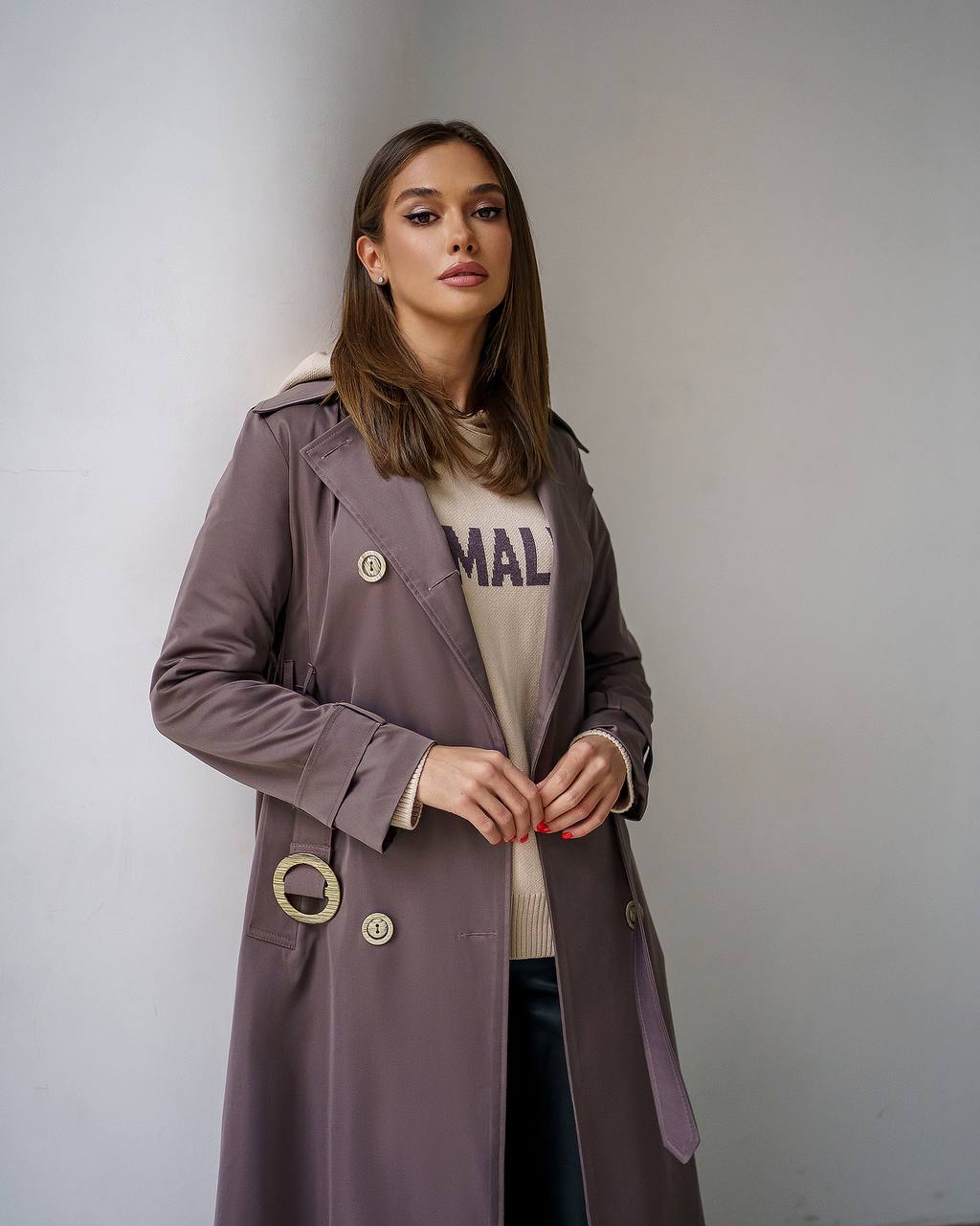 Stylish Cotton Trench Coat with Pockets and Belted Waist for Chic Fall Look