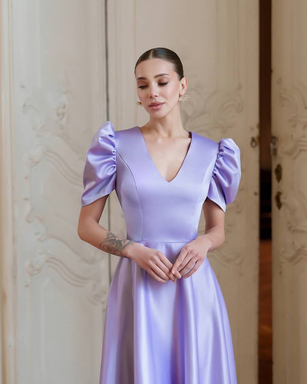 Elegant Puff Sleeve Satin Midi Dress in Lavender