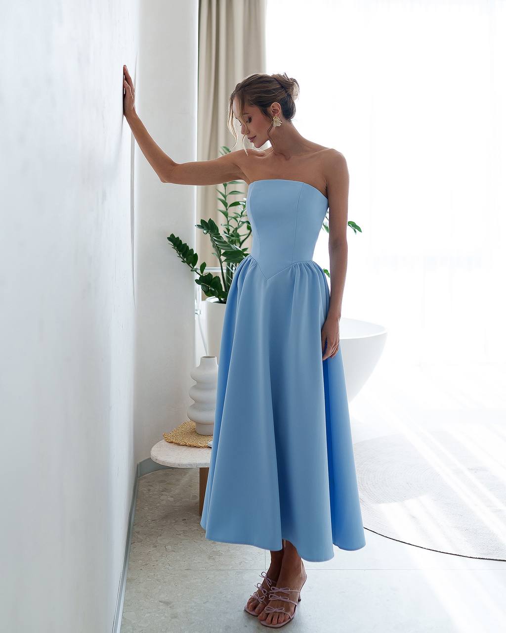 Elegant Strapless Midi Dress in Premium Crepe Fabric