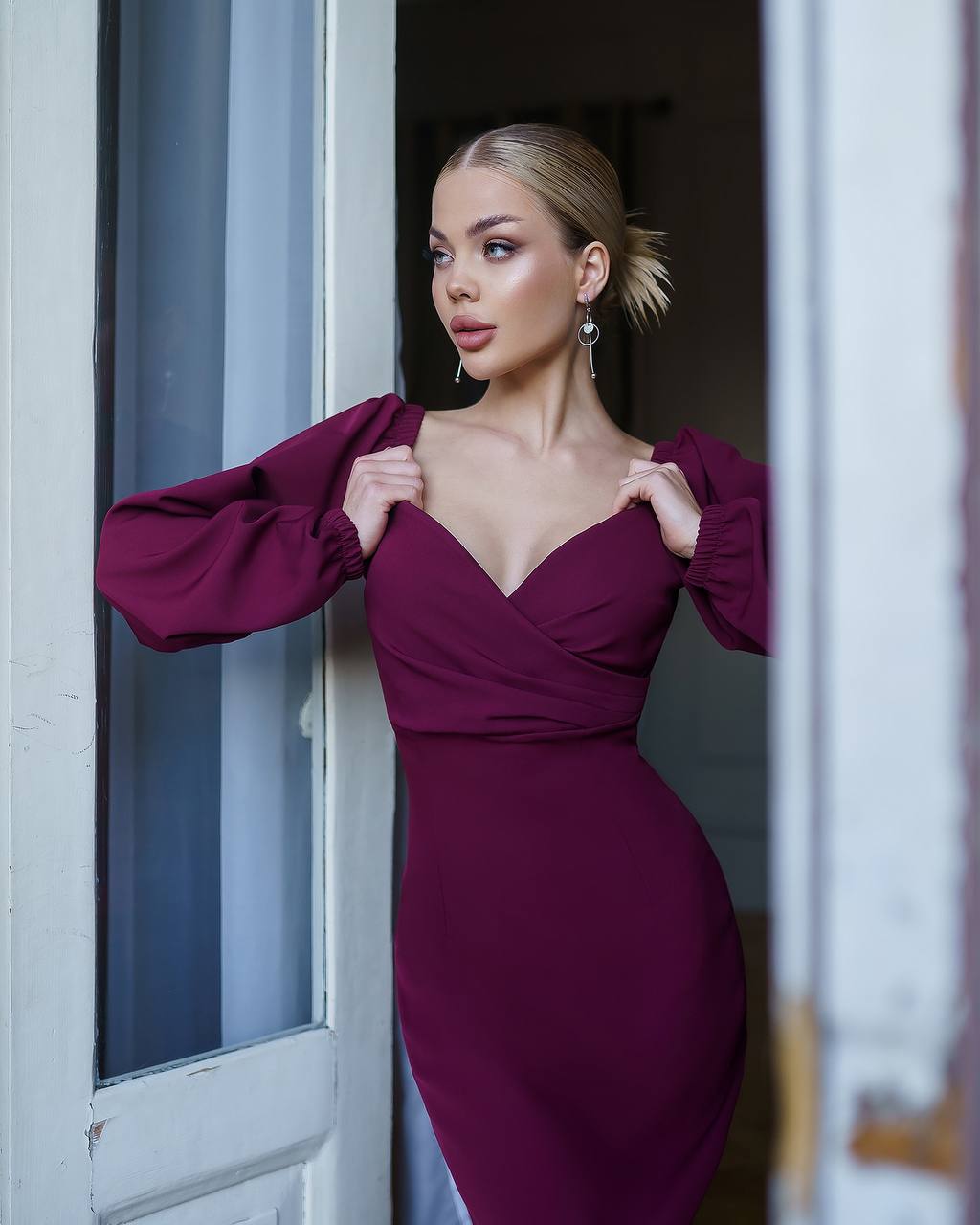 Elegant Burgundy Midi Dress with Puff Sleeves for Women