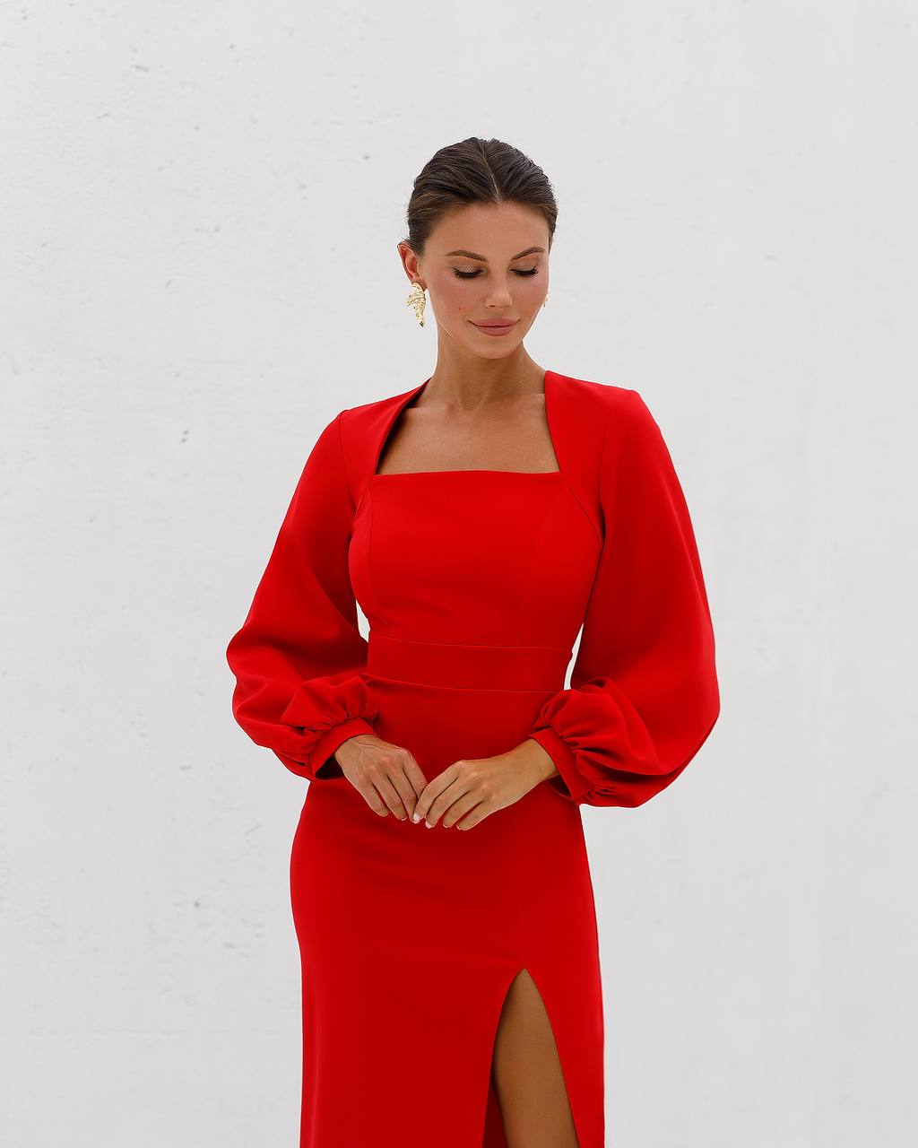 Elegant Red Midi Dress with Square Neck and Balloon Sleeves