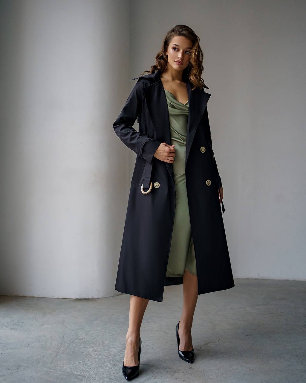 Stylish Black Trench Coat for Women with Belt and Pockets