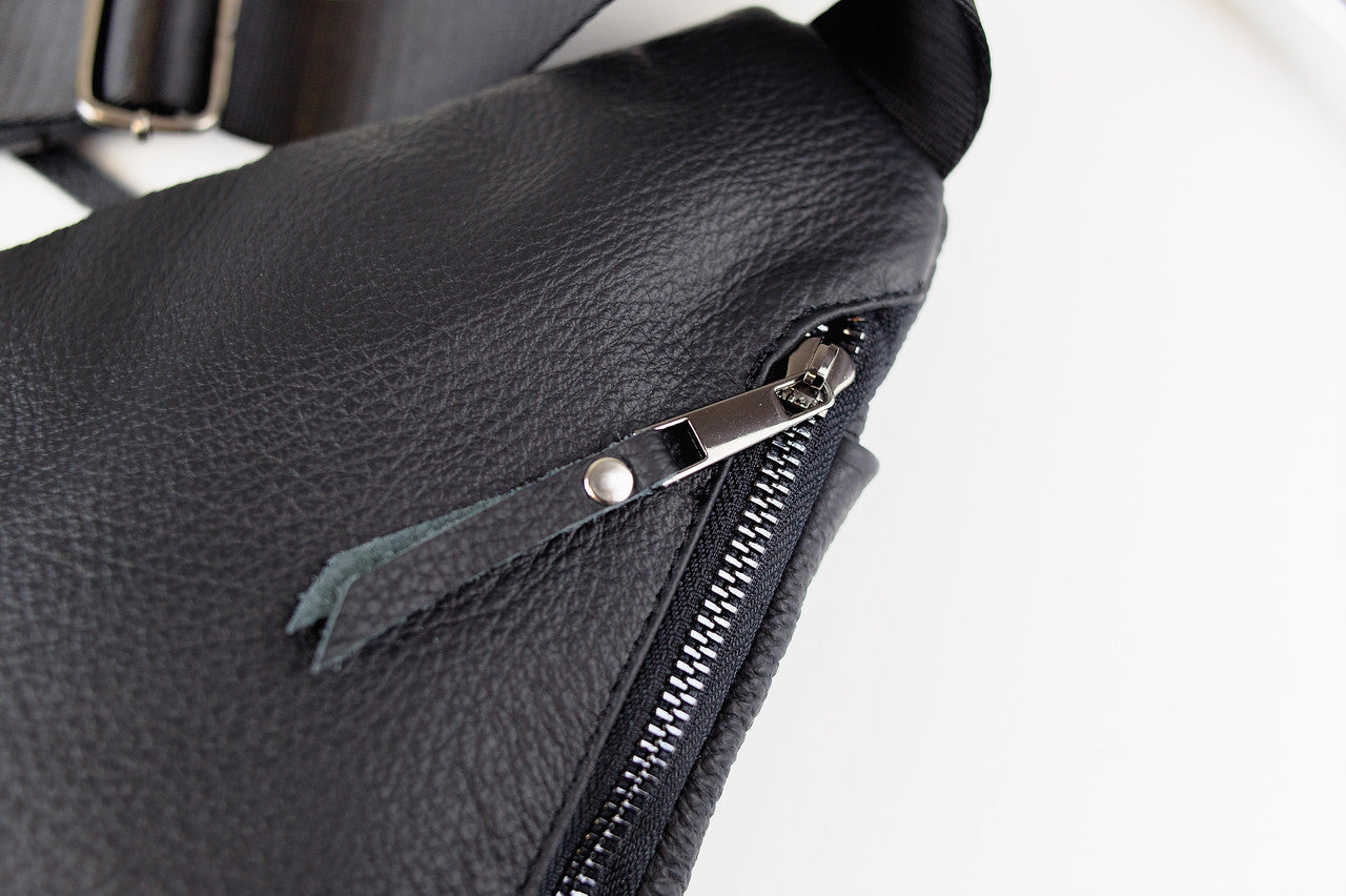 Handmade Mens Leather Crossbody Bag Skill Black