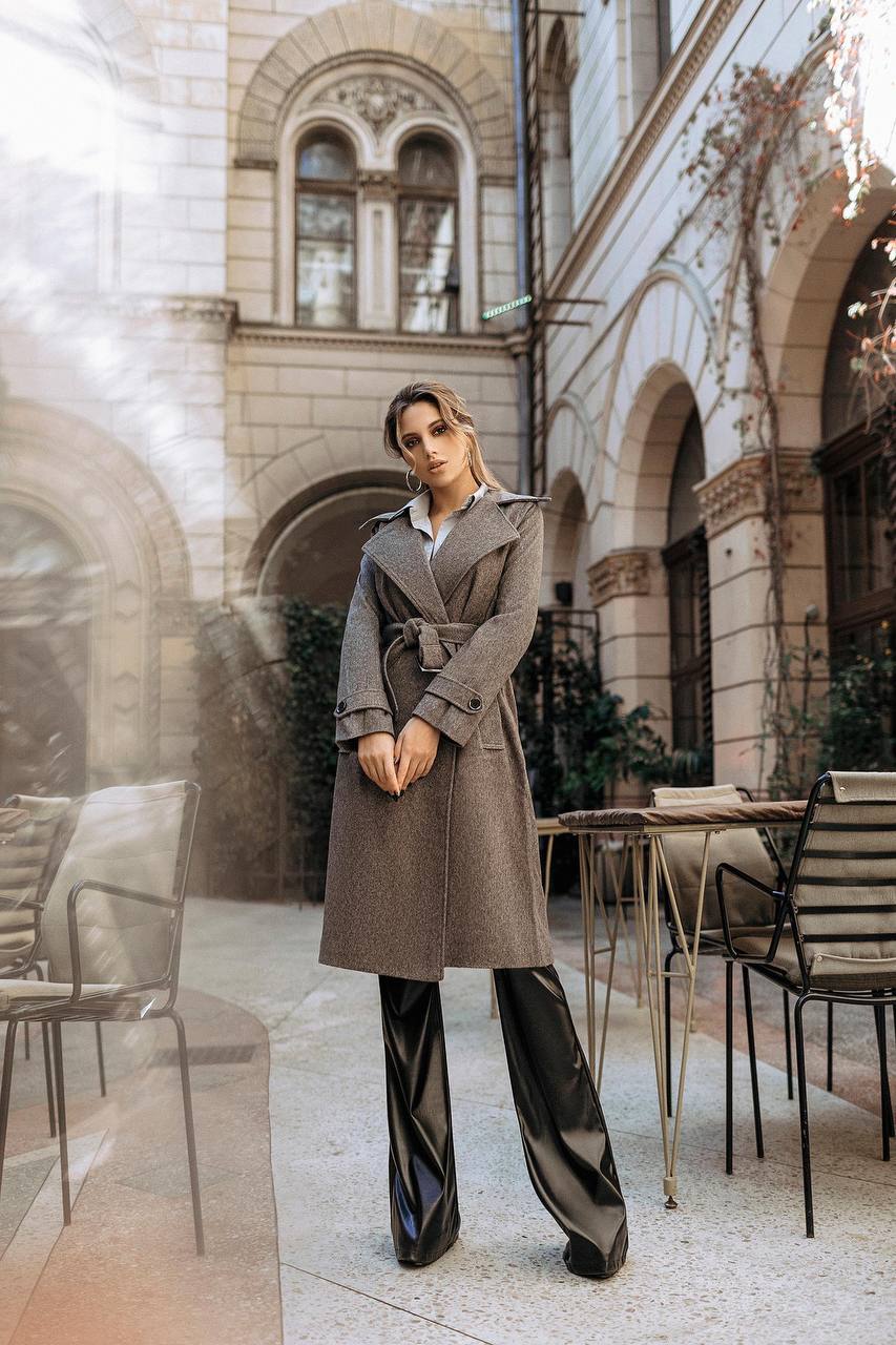 Elegant Wool Coat with Long Length and Belted Waist for Stylish Fall Wardrobe