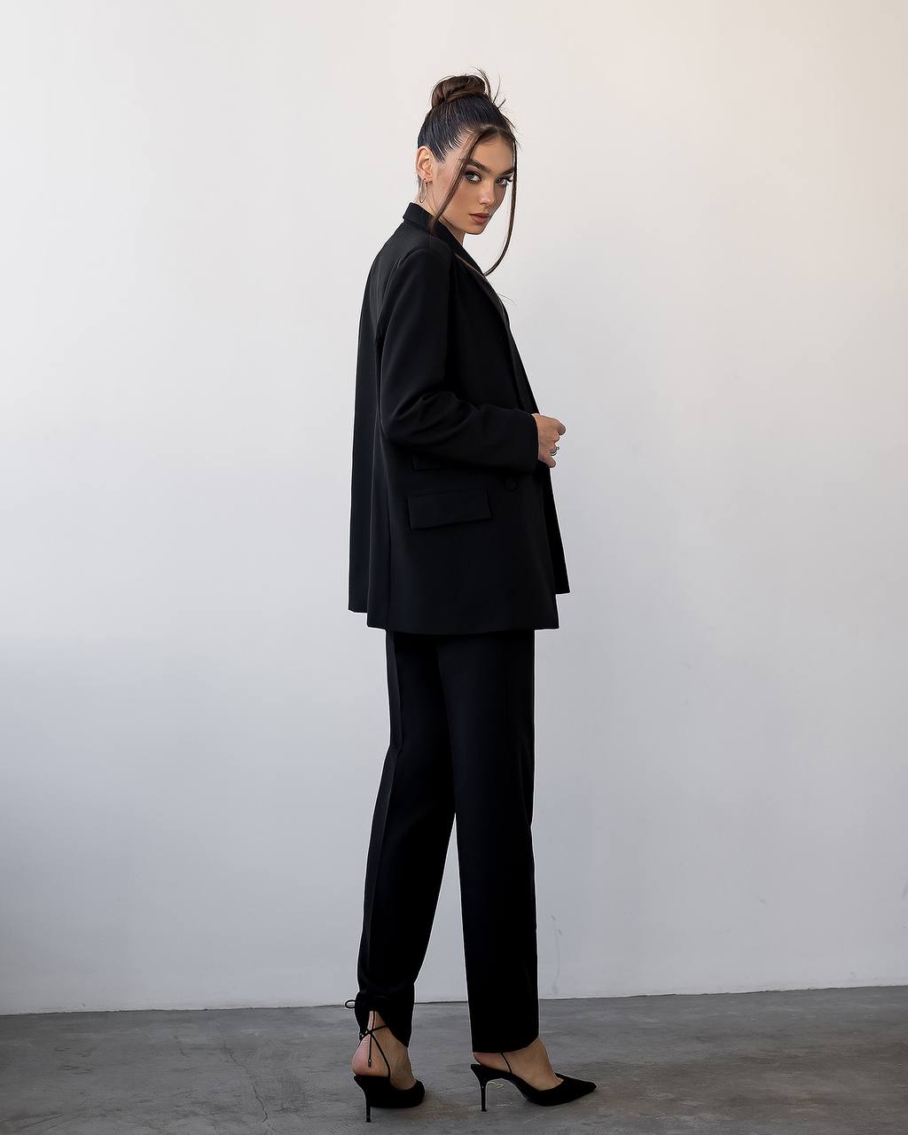 Women Elegant Double-Breasted Suit in Dense Luxury Diagonal Crepe