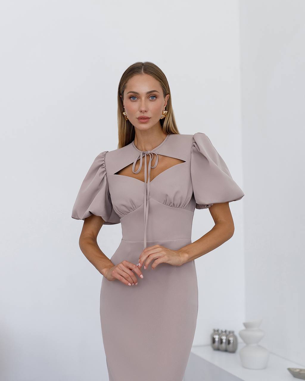 Elegant Midi Dress with Puff Sleeves and Cutout Detail