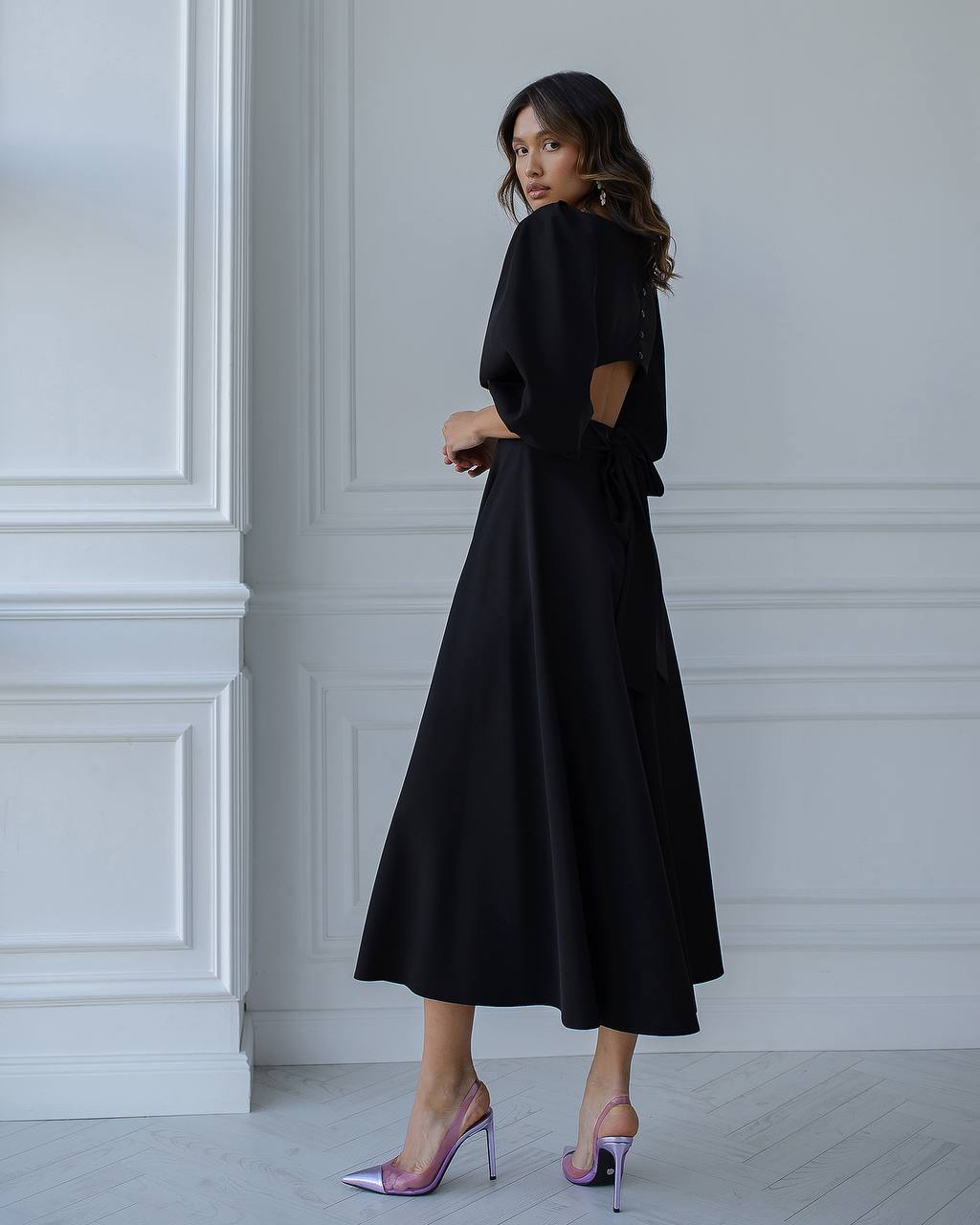 Elegant Midi Dress with Puff Sleeves and Cutout Back in Black