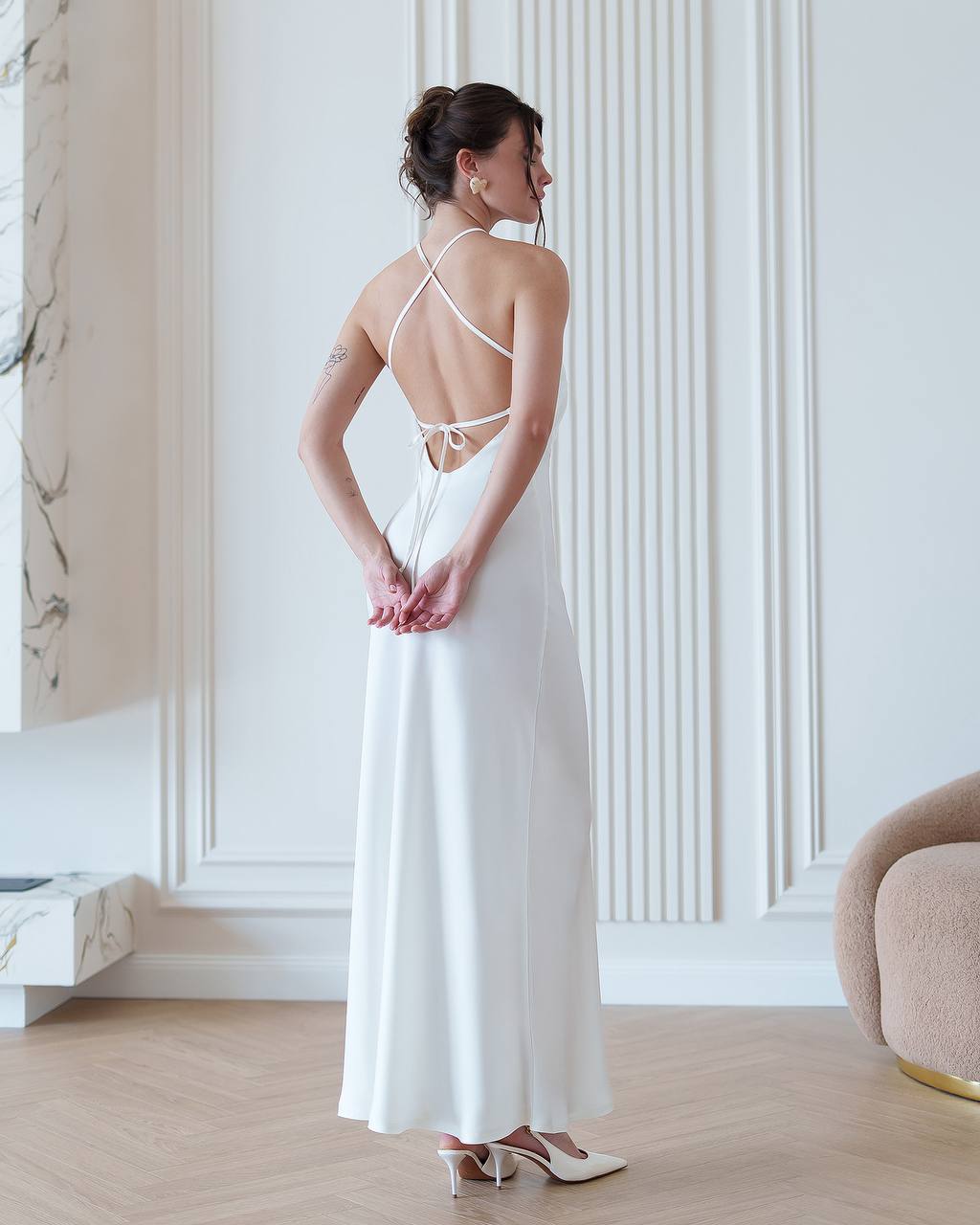 Elegant Women's Maxi Dress in Dense Satin Fabric