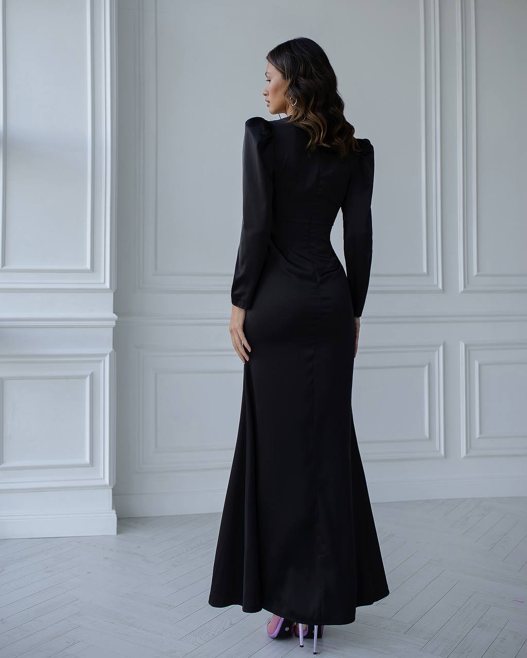 Elegant Black Maxi Dress with Long Sleeves and Front Slit