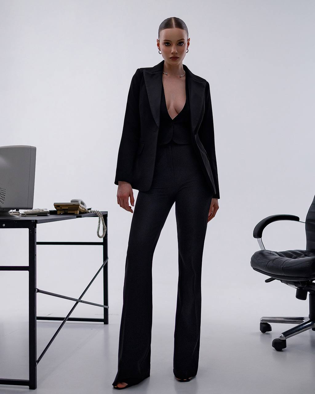 Womens Premium Diagonal Crepe Suit with Satin Collar