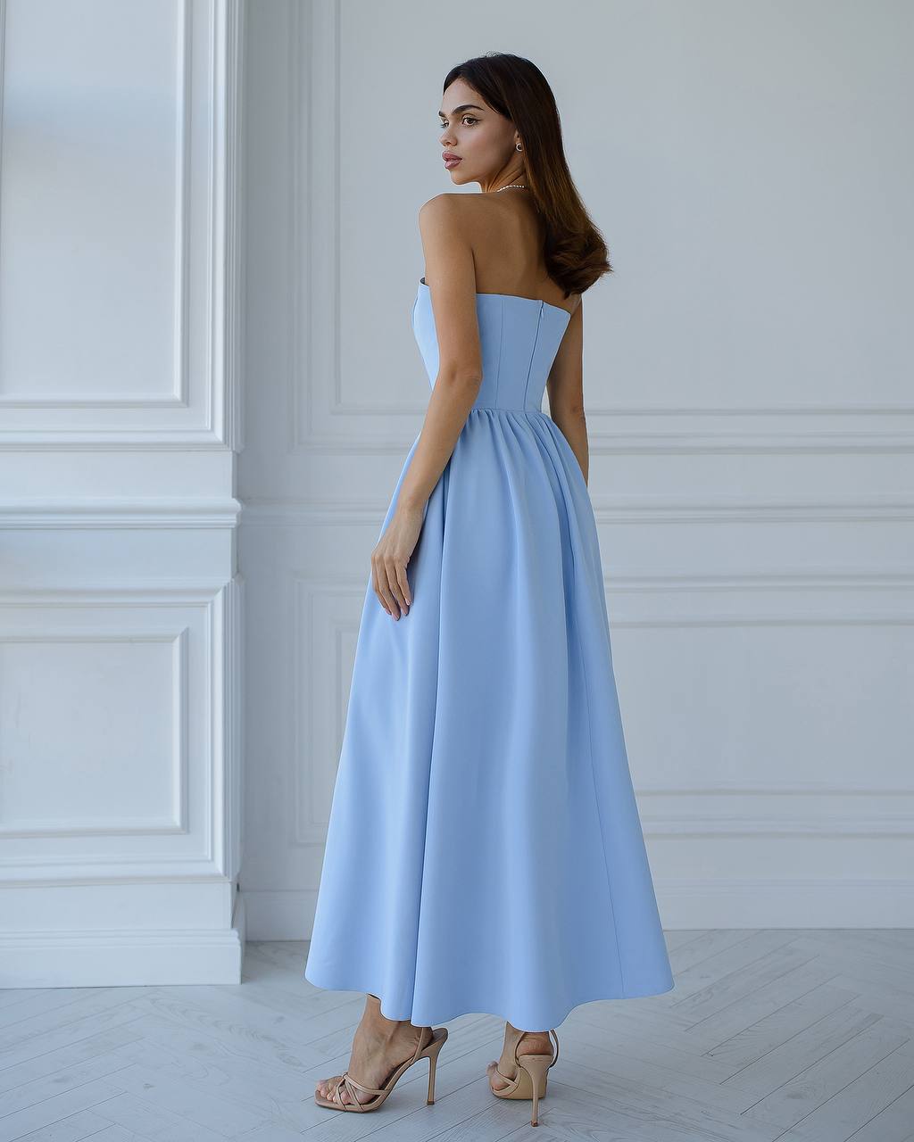 Elegant Strapless Midi Dress in Premium Crepe Fabric