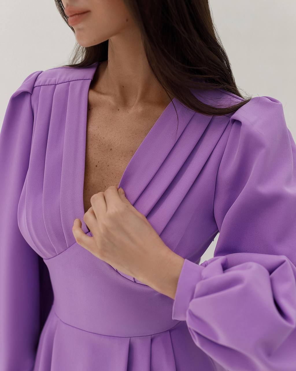 Elegant Purple Midi Dress with Pleated Bodice and Balloon Sleeves