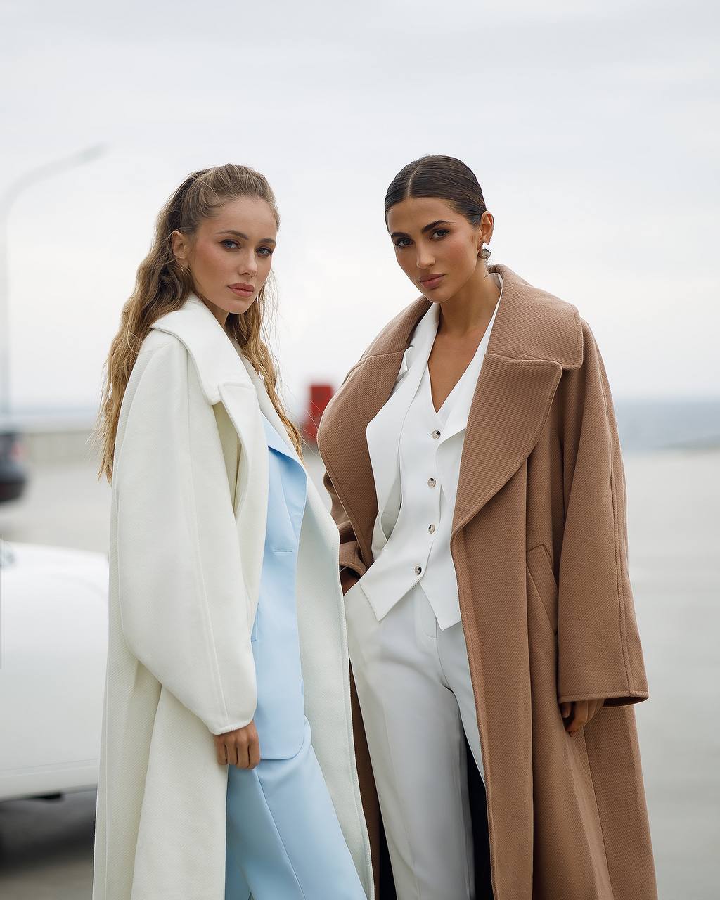 Oversized Women's Coat in Camel Color with Wool Thread
