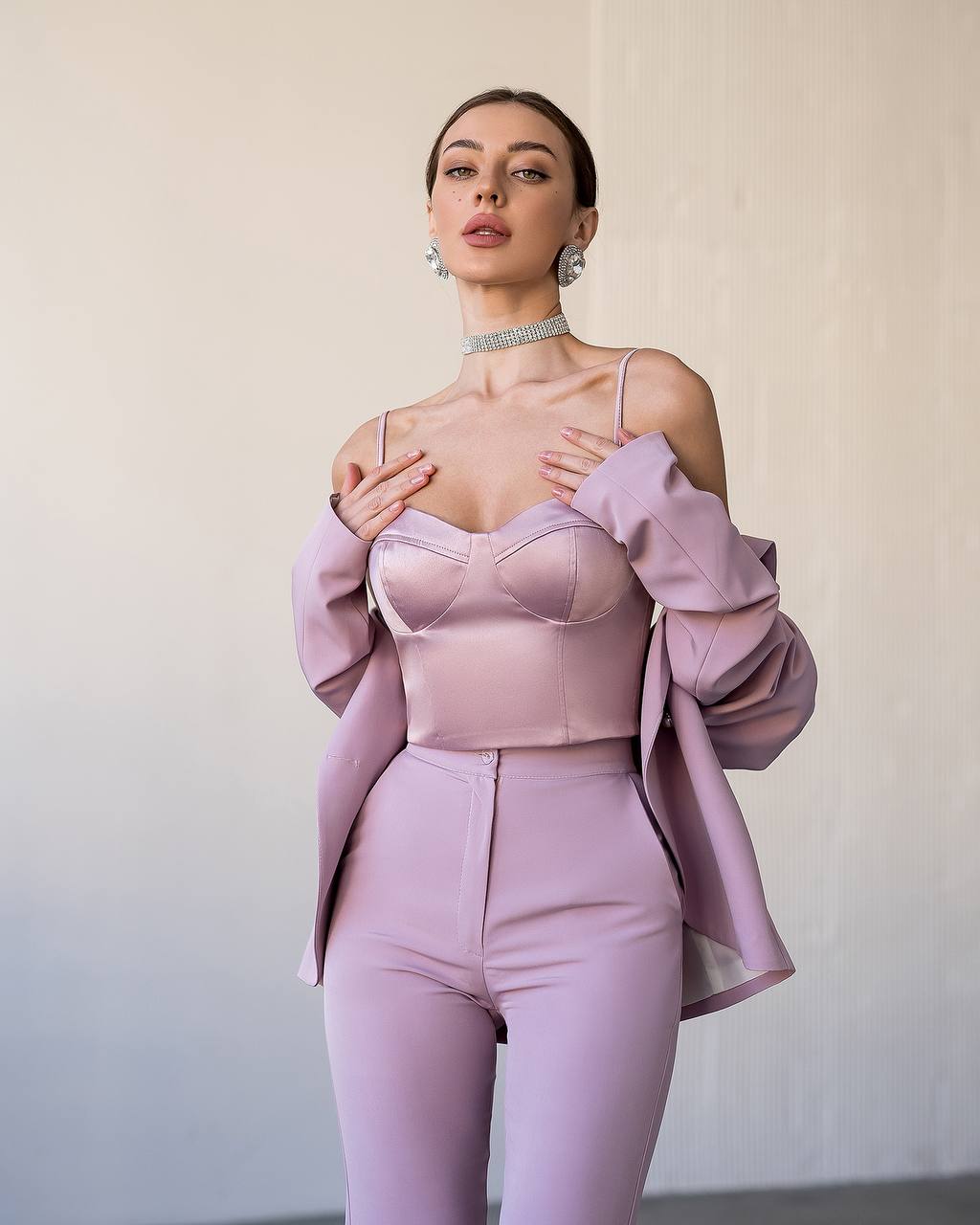 Womens Two-Piece Suit in Powder Crepe Diagonal Fabric