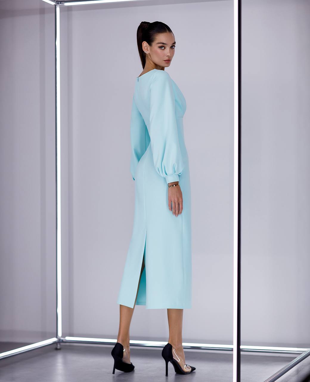 Elegant Midi Dress in Tiffany Blue with Balloon Sleeves