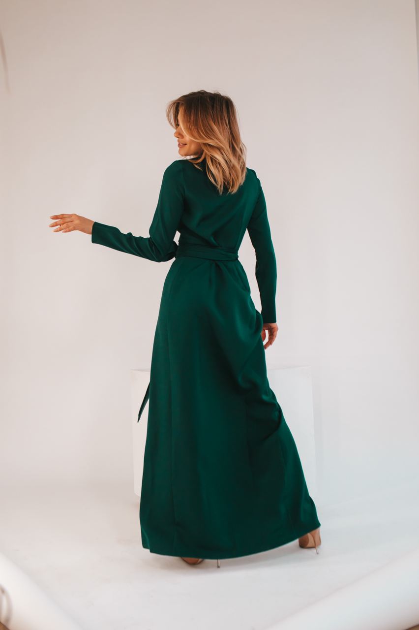 Elegant Standing Collar Dress in Crepe Fabric Perfect for Special Occasions
