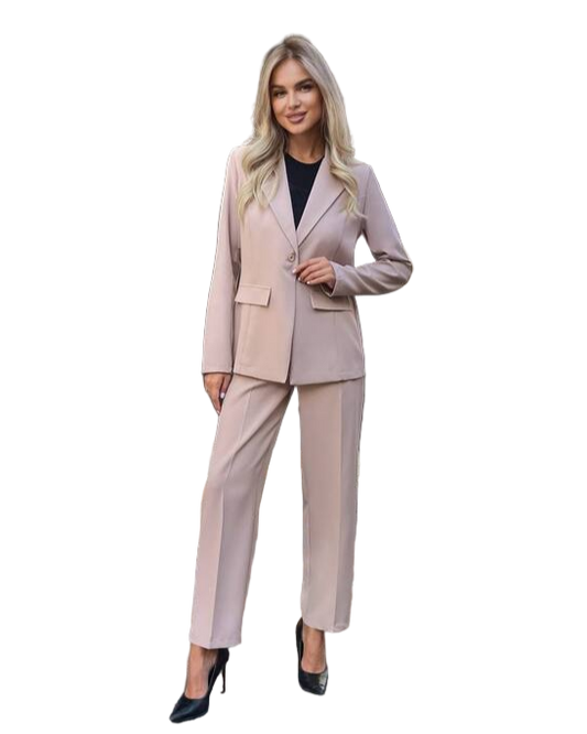 Stylish Beige Two-Piece Women's Suit with Structured Shoulder Blazer