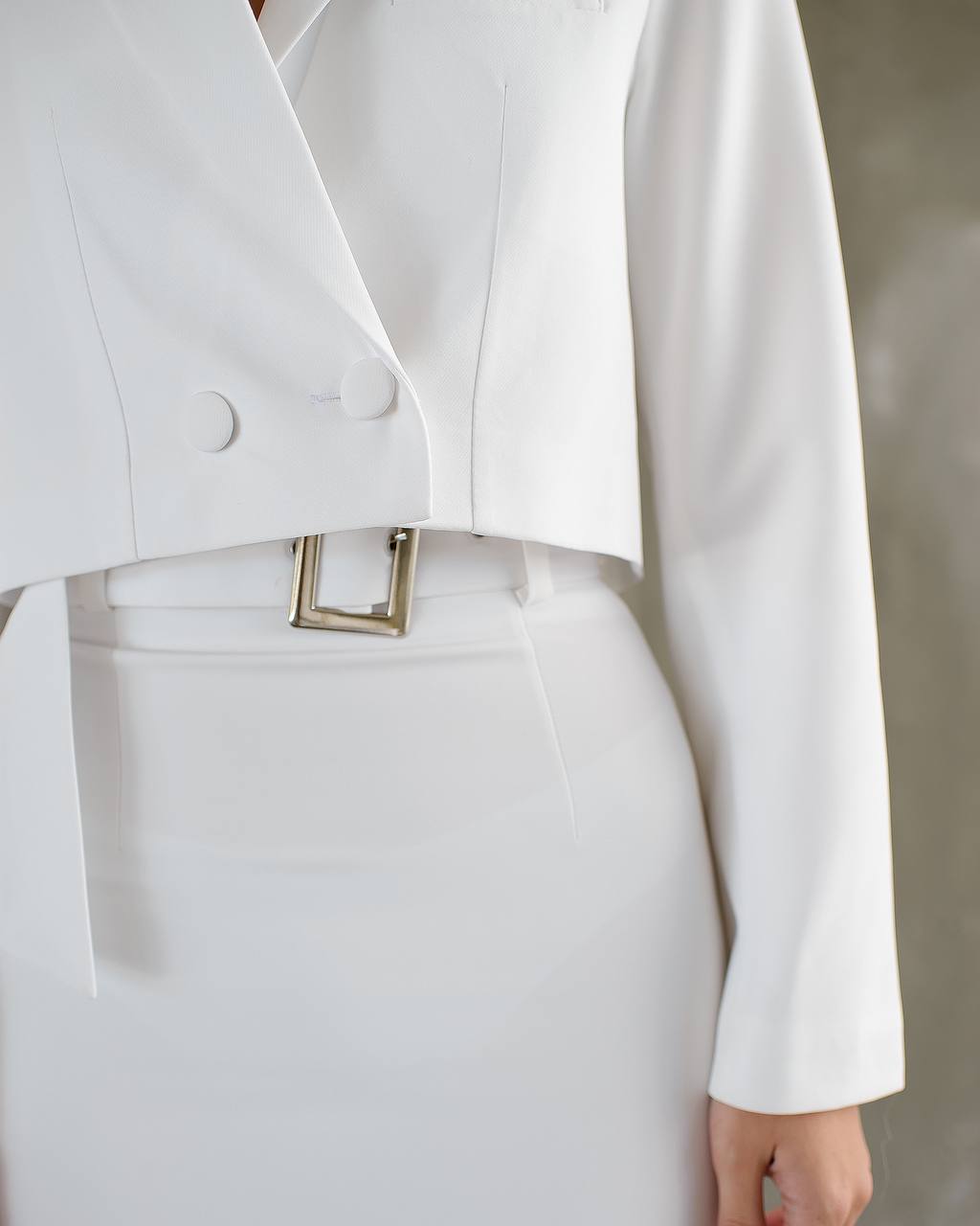 Elegant White Women's Suit Blazer and Skirt Set
