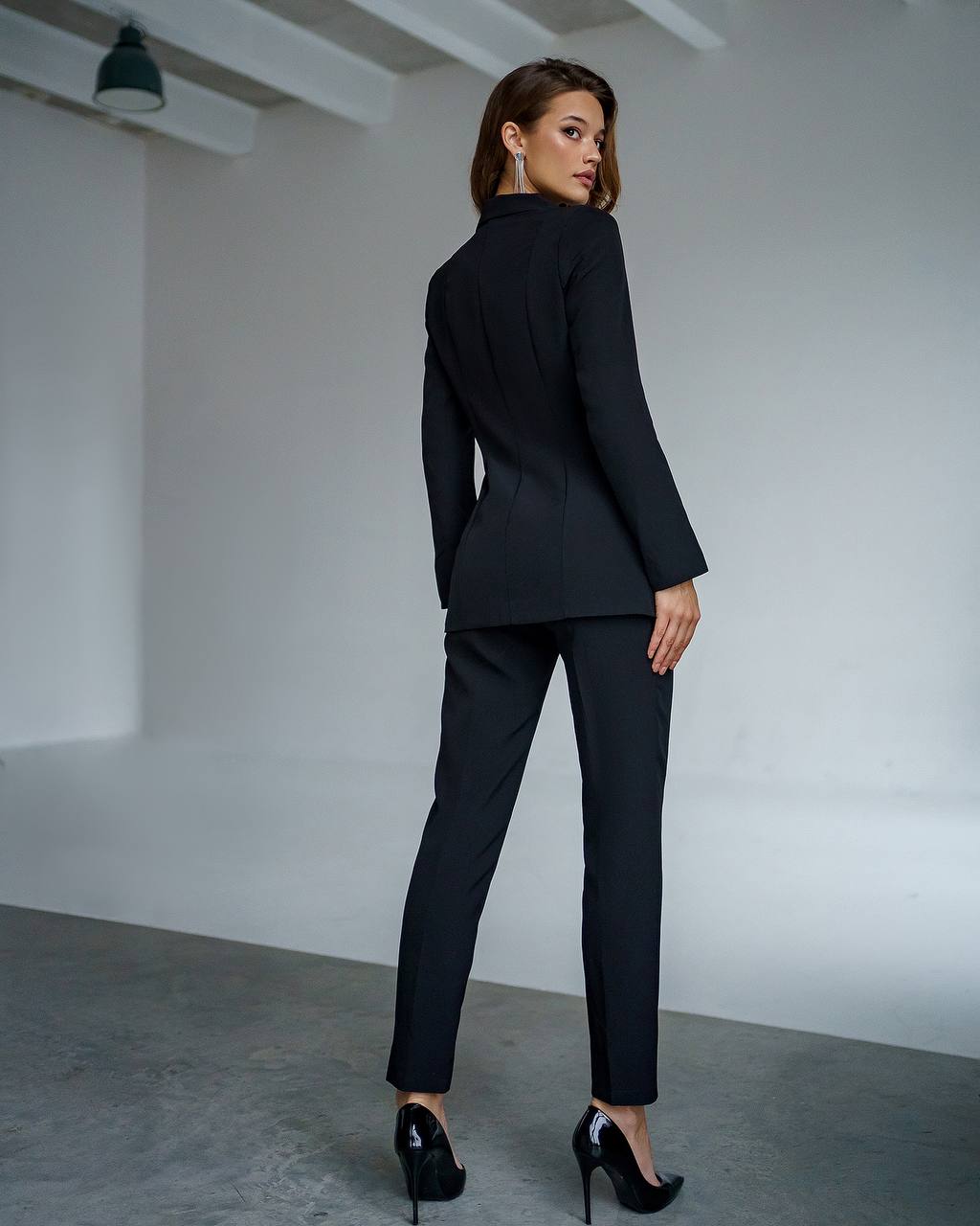 Women's Elegant Black Suit With Crepe Diagonal Fabric