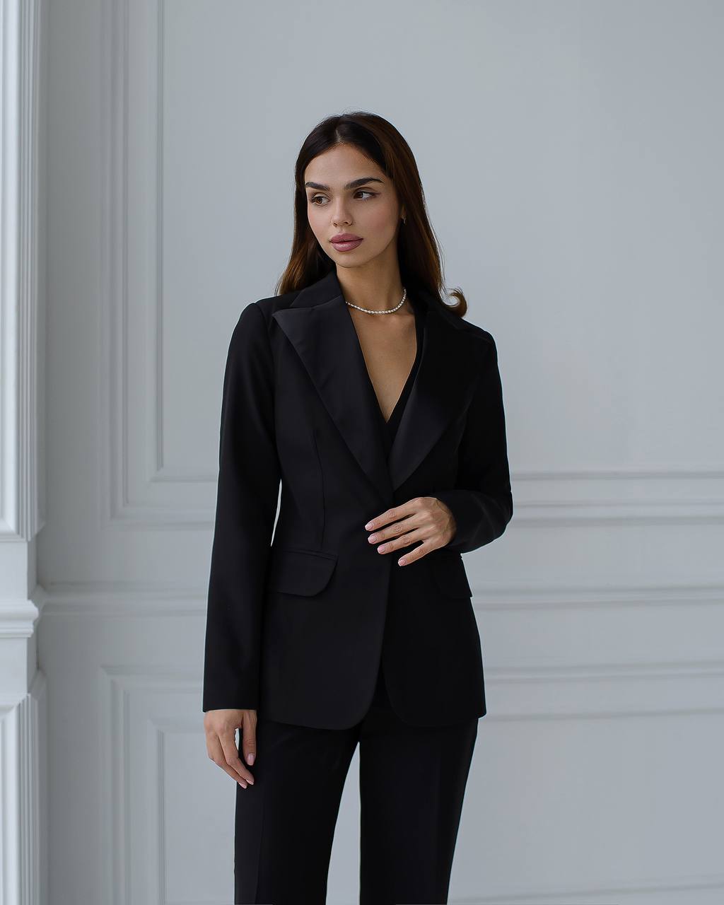 Womens Premium Diagonal Crepe Suit with Satin Collar