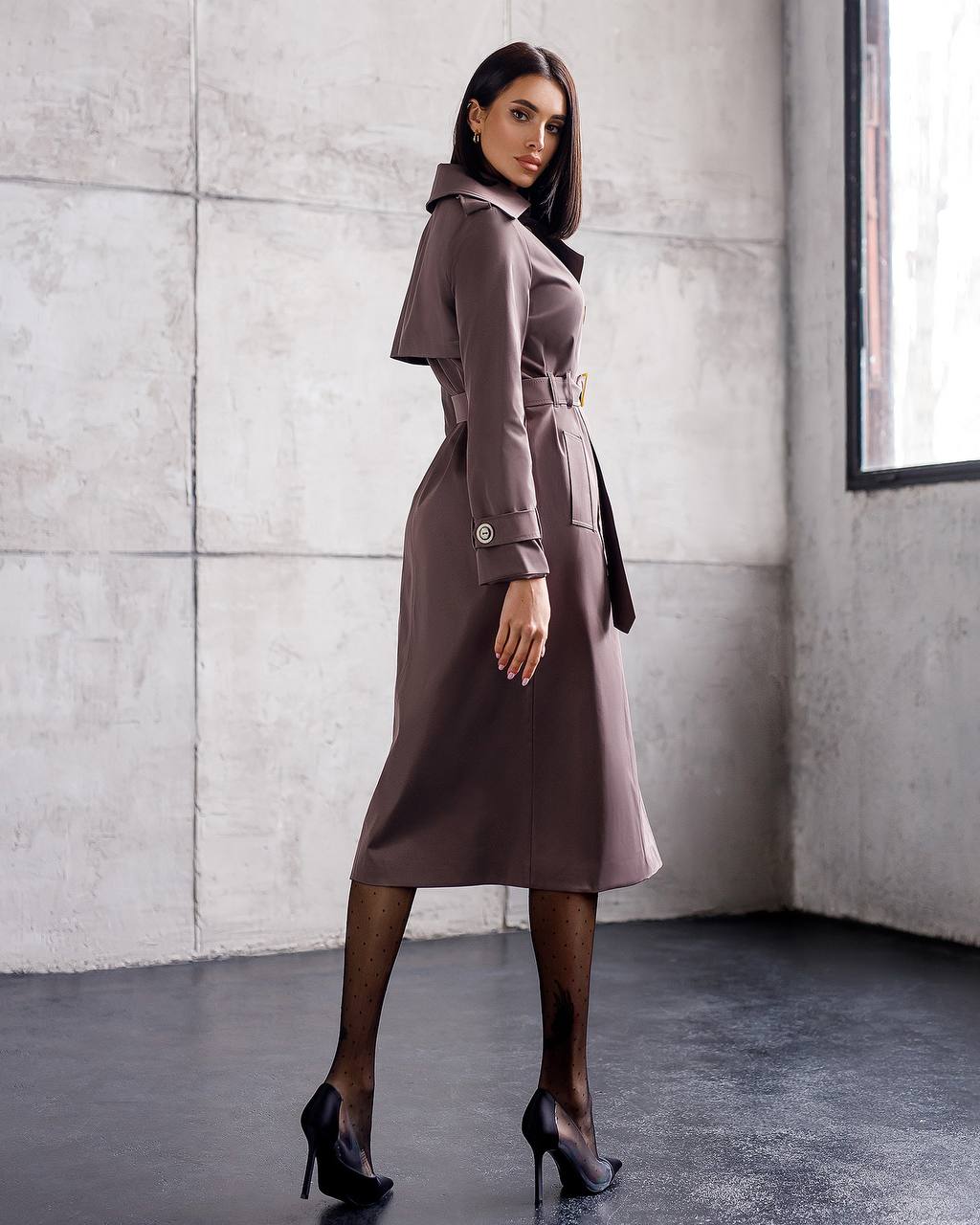 Stylish Cotton Trench Coat with Pockets and Belted Waist for Chic Fall Look
