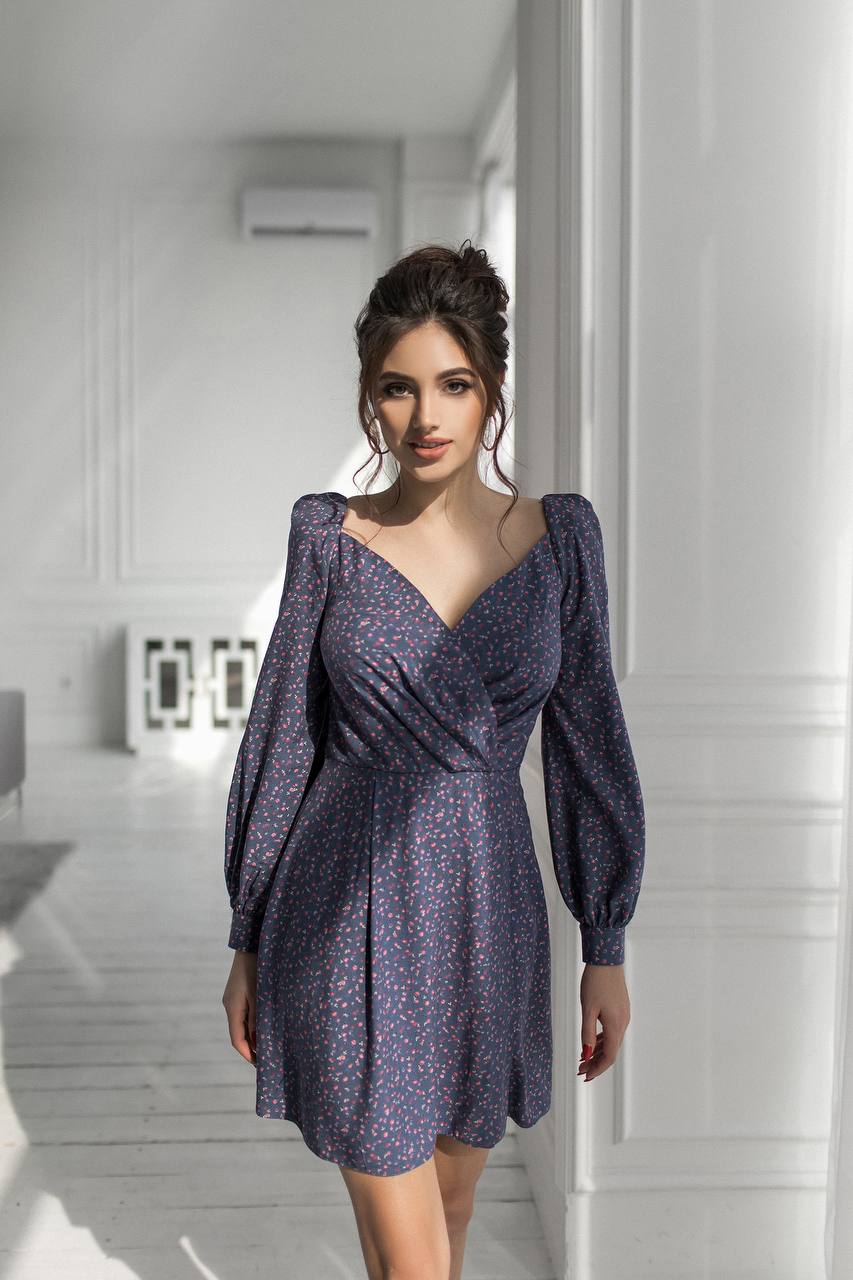 Floral Print Staple Dress with Long Sleeves in Blue